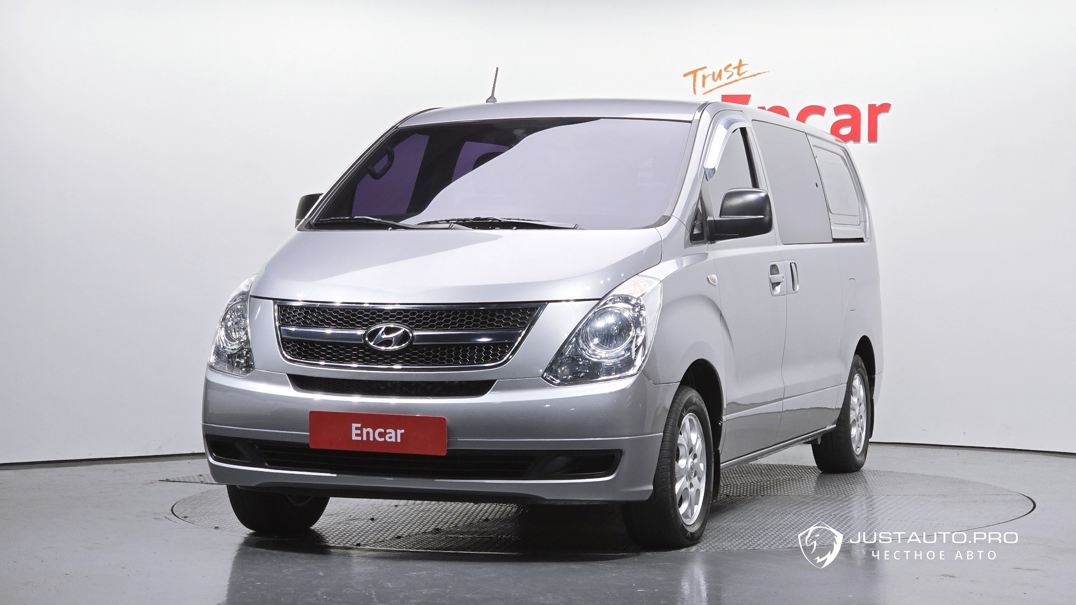 Автомобиль Hyundai Starex