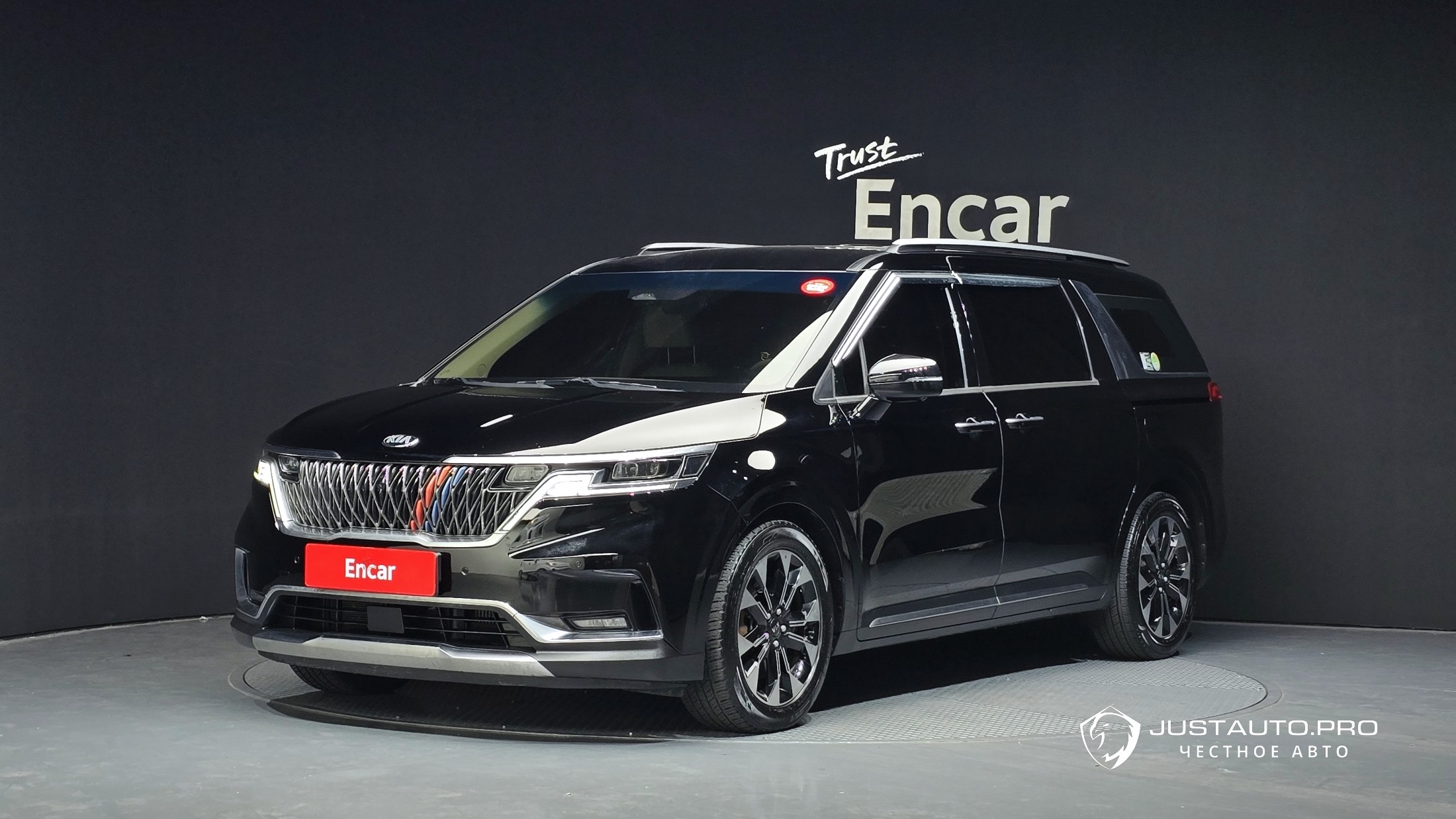 Автомобиль Kia Canival