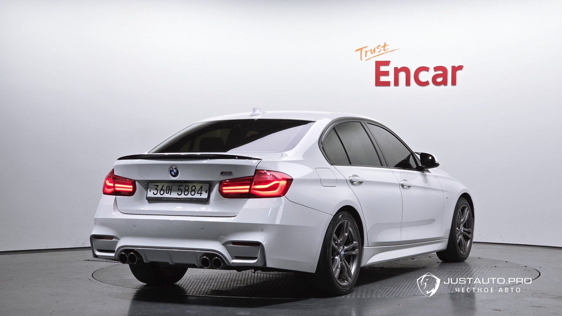 Автомобиль BMW 3-Series