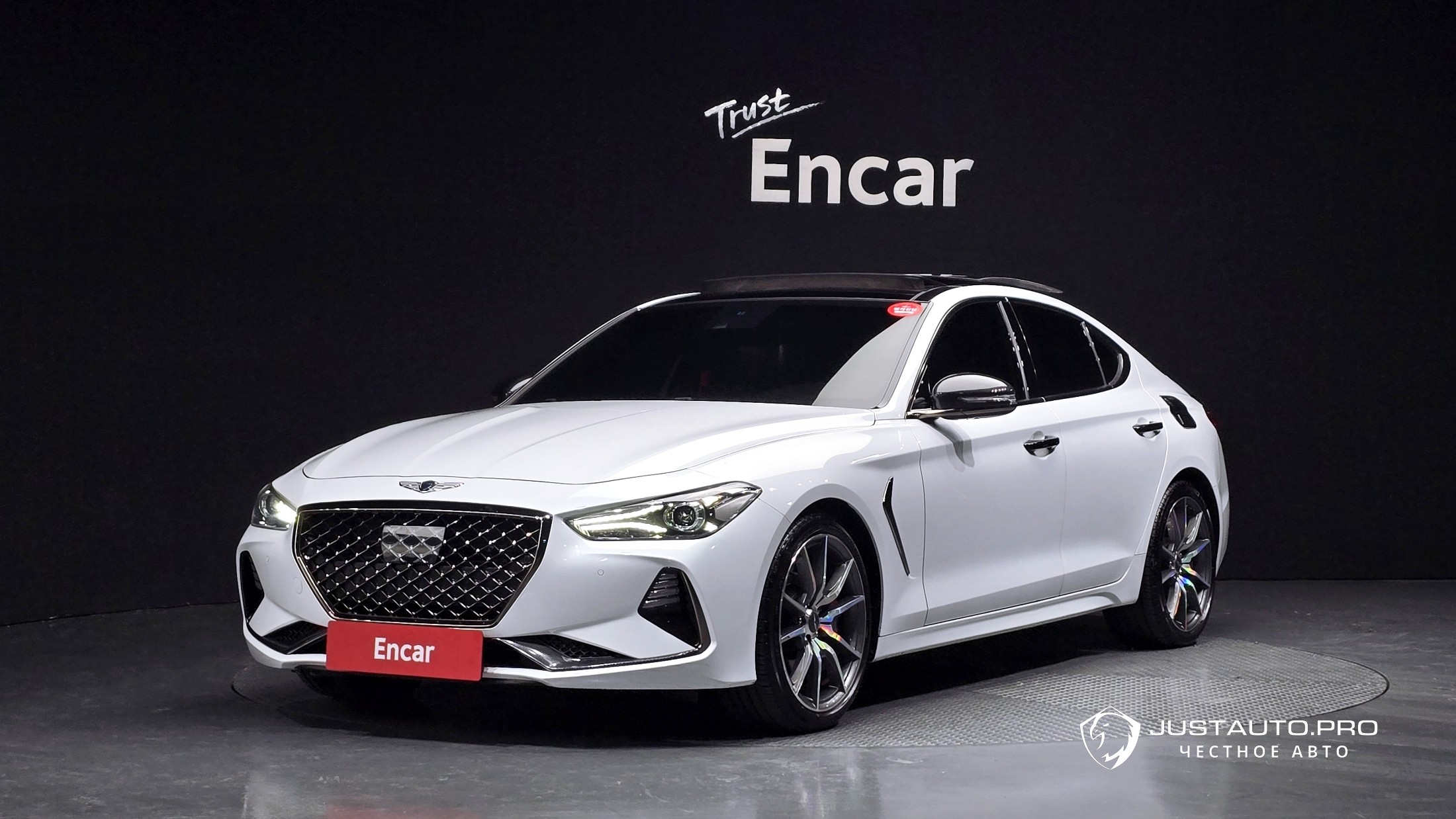 Автомобиль Genesis G70