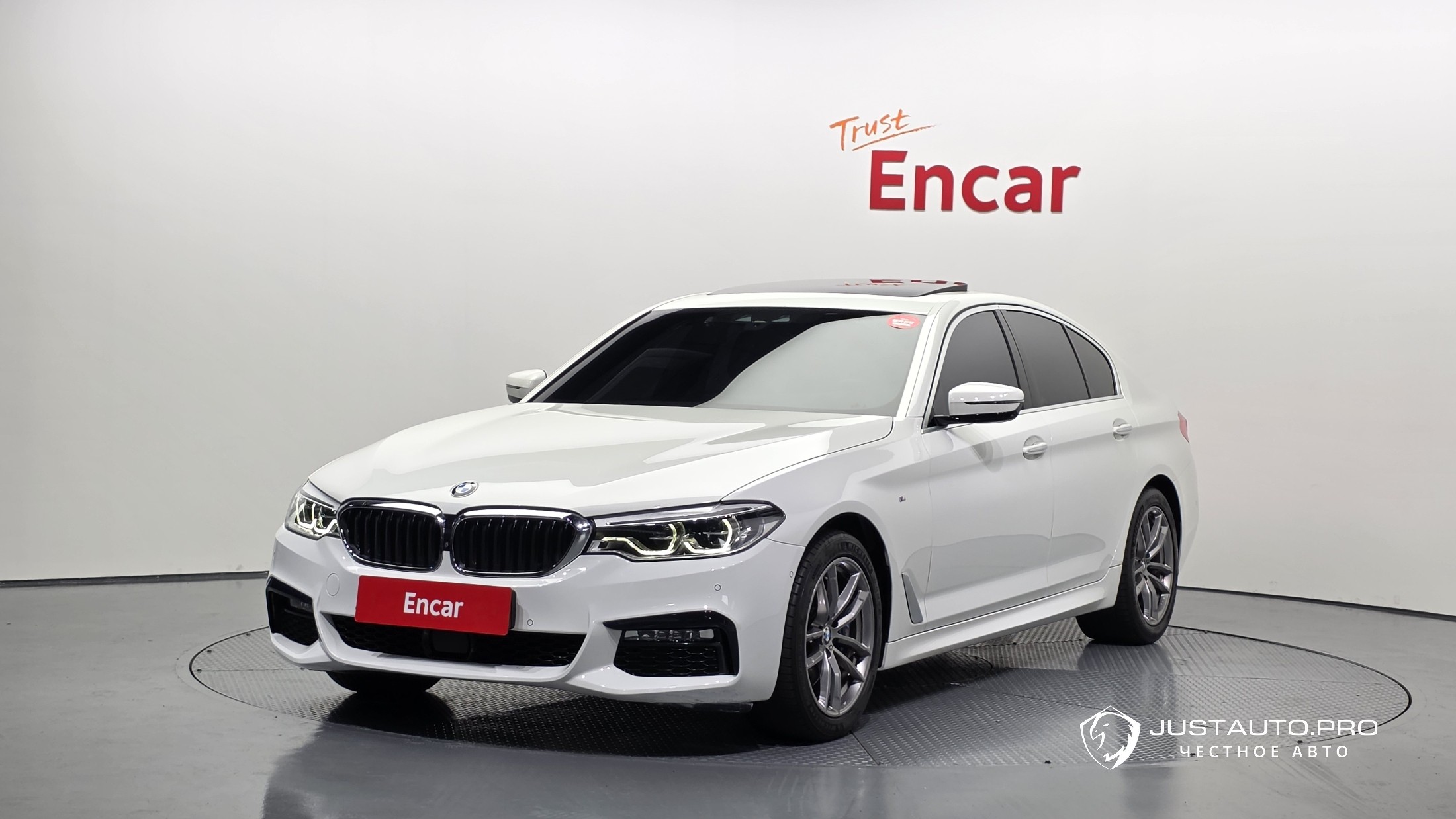 Автомобиль BMW 5-Series