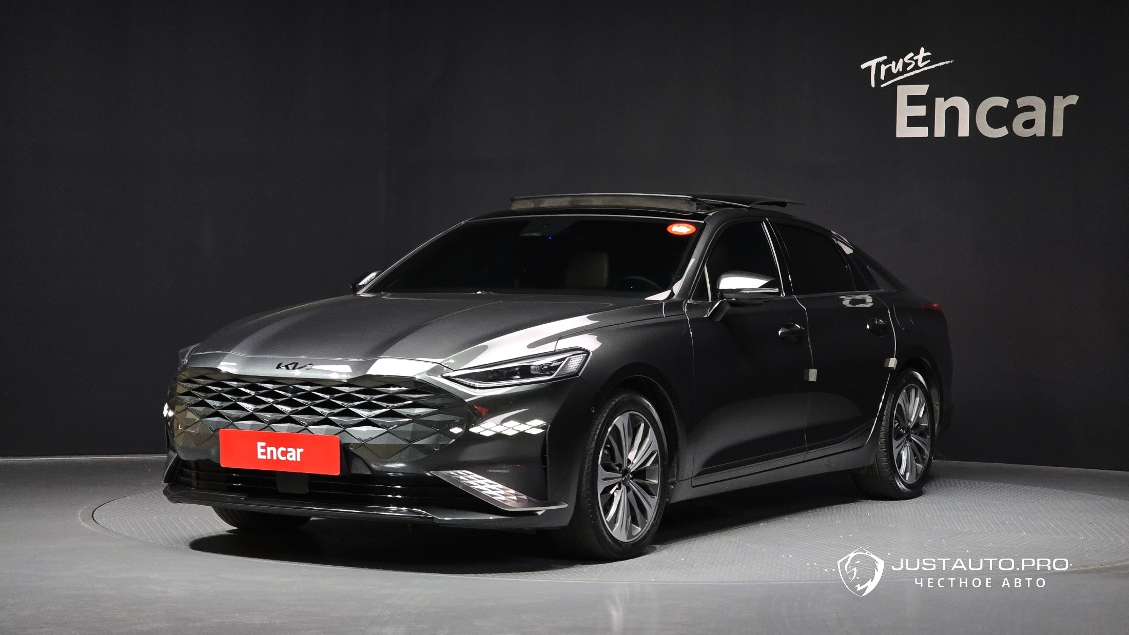 Автомобиль Kia K8