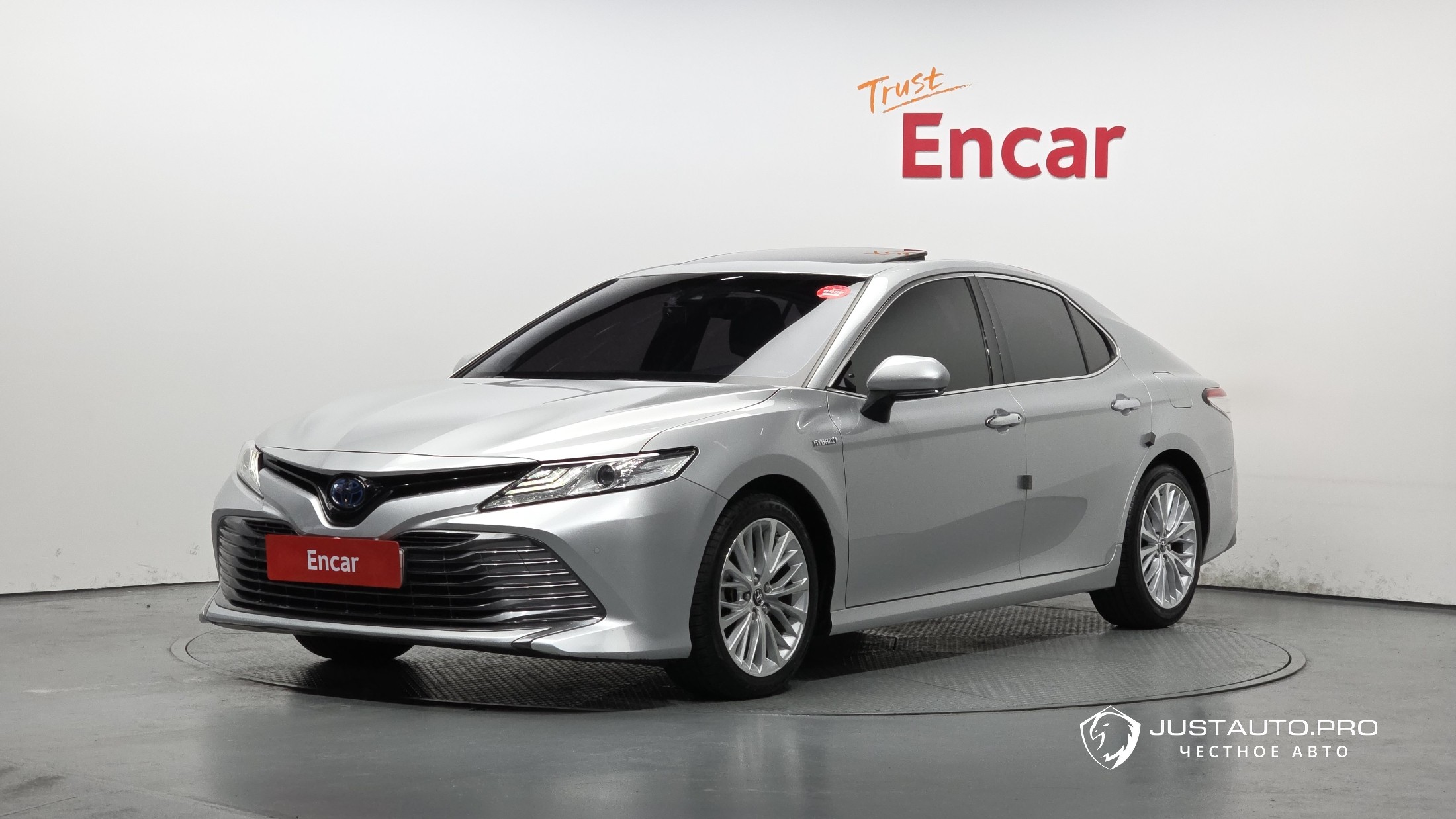 Автомобиль Toyota Camry