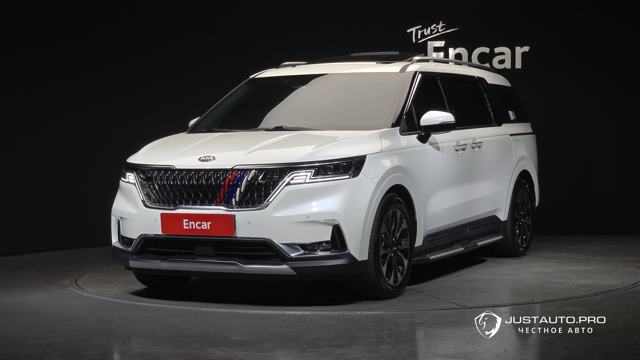 Автомобиль Kia Canival