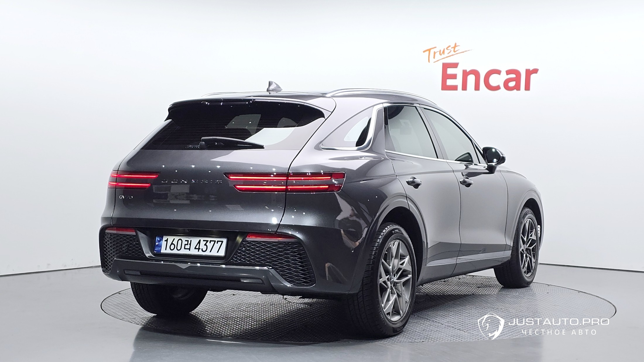 Автомобиль Genesis GV70