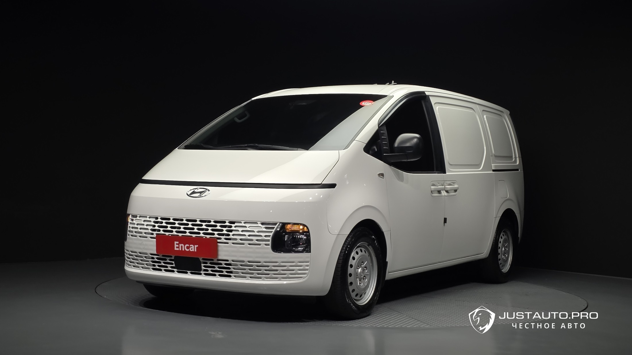 Автомобиль Hyundai Staria