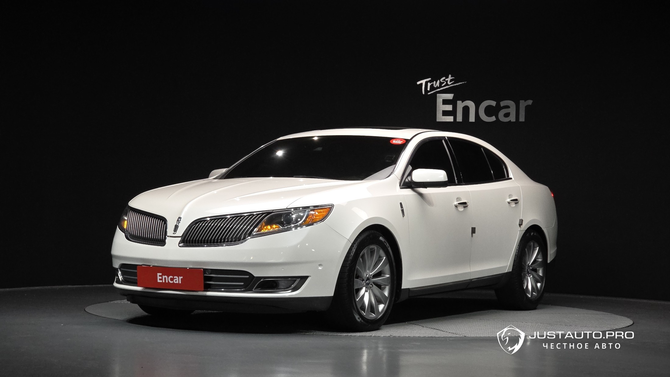 Автомобиль Lincoln MKS