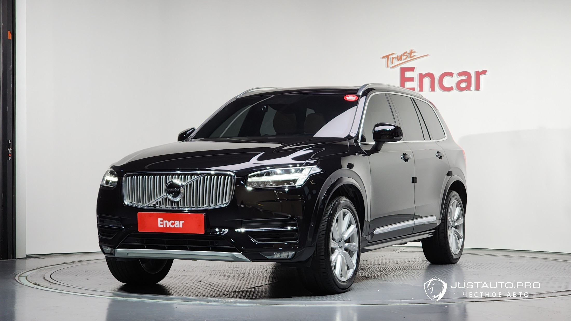 Автомобиль Volvo XC90