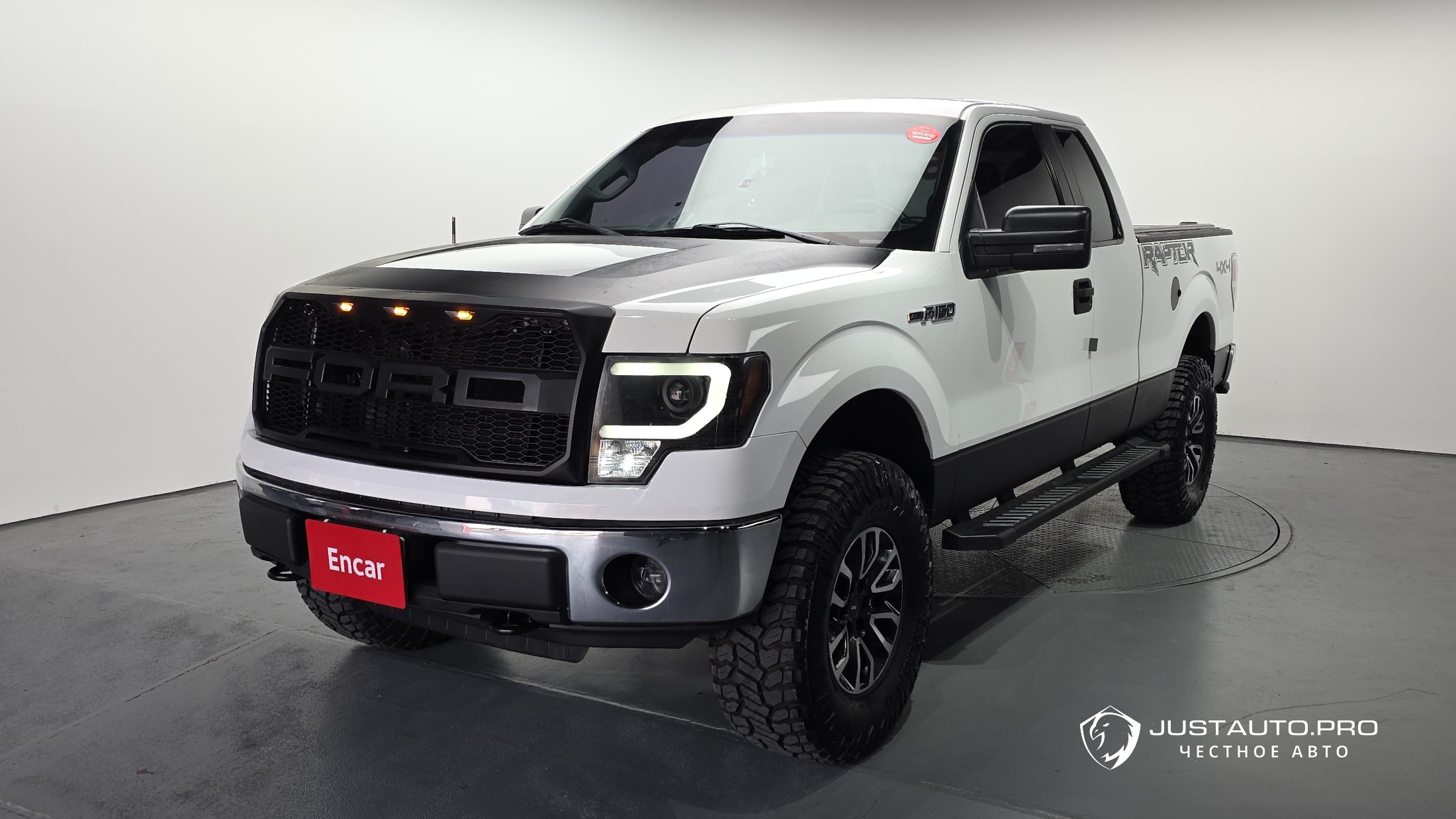 Автомобиль Ford F150