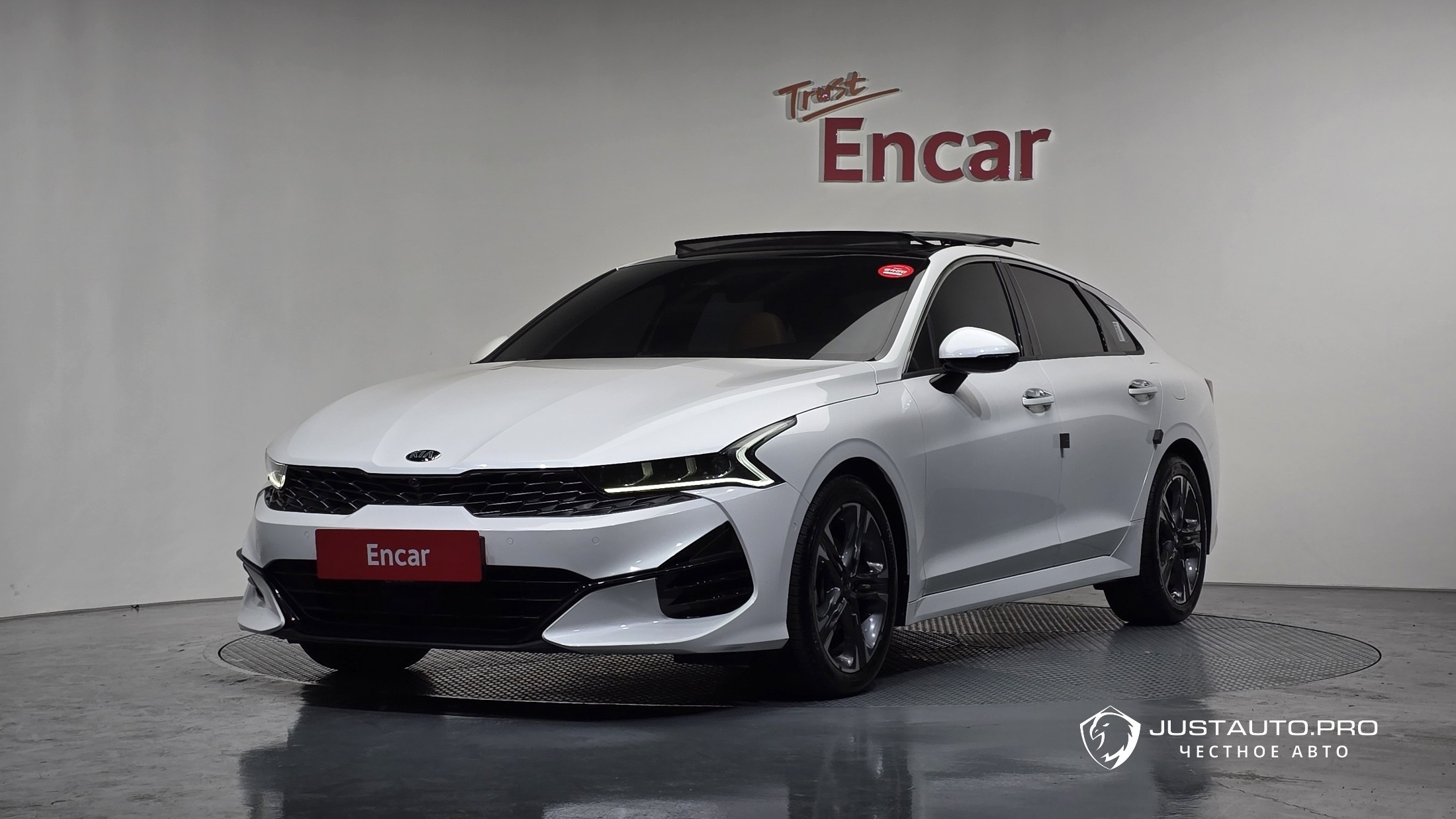 Автомобиль Kia K5