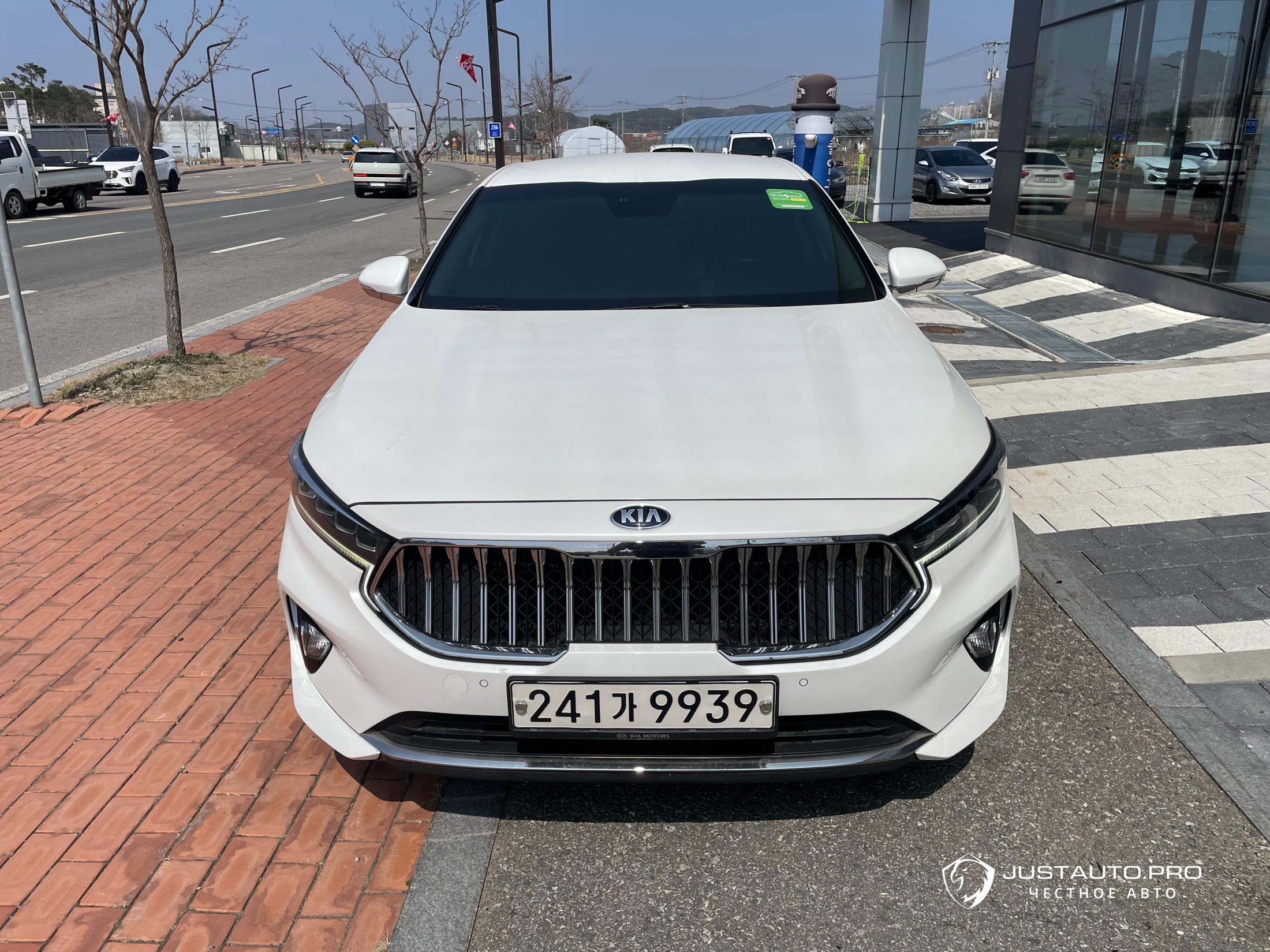 Автомобиль Kia K7