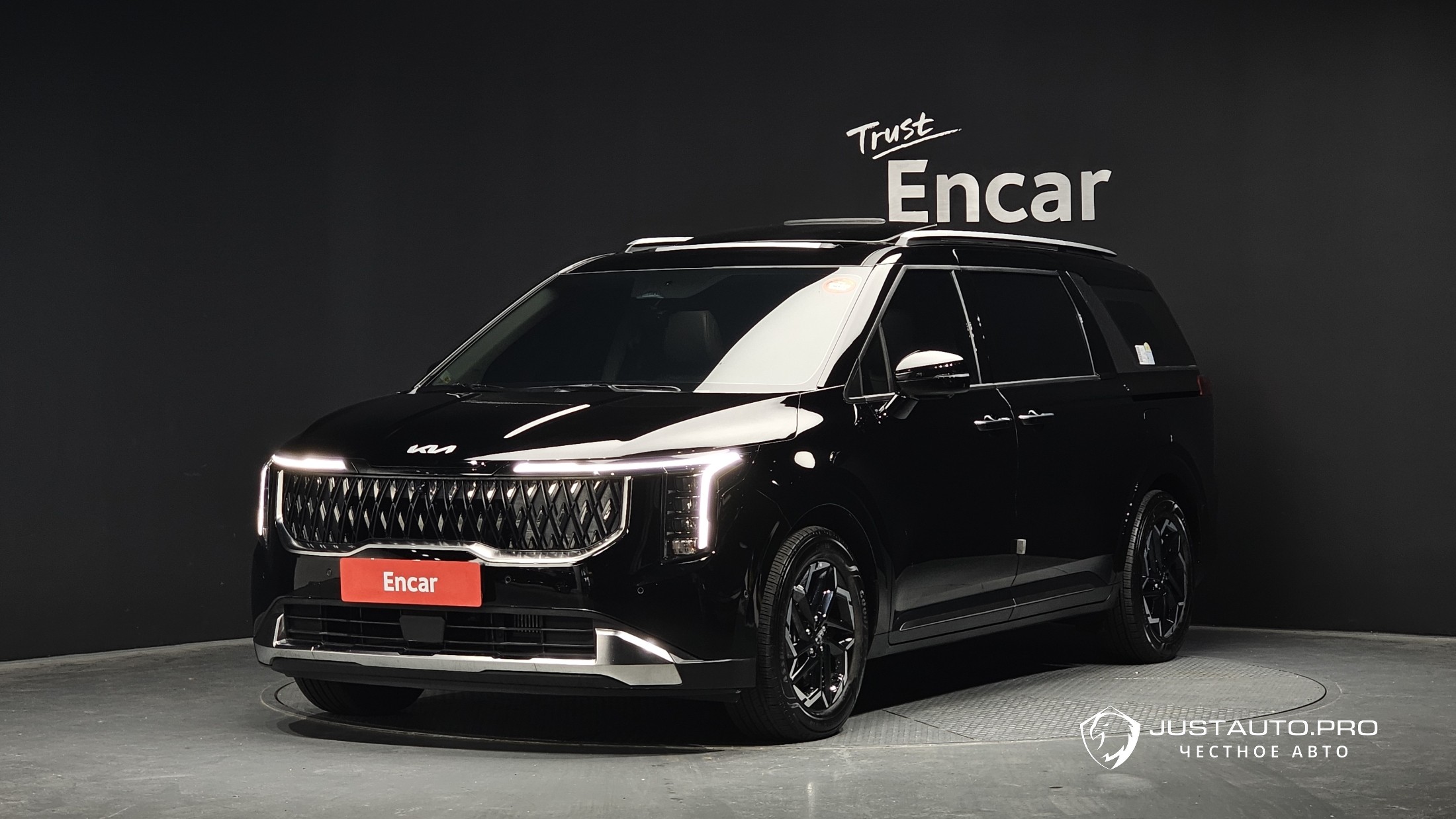 Автомобиль Kia Canival