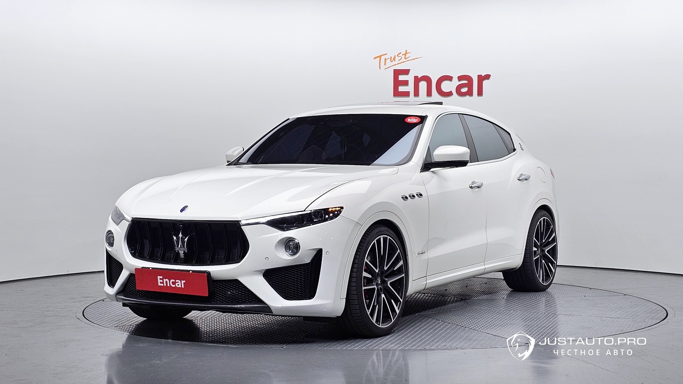 Автомобиль Maserati Levante