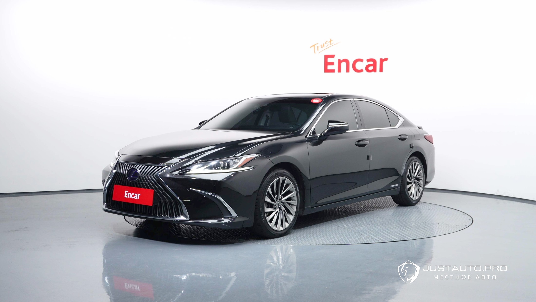 Автомобиль Lexus ES