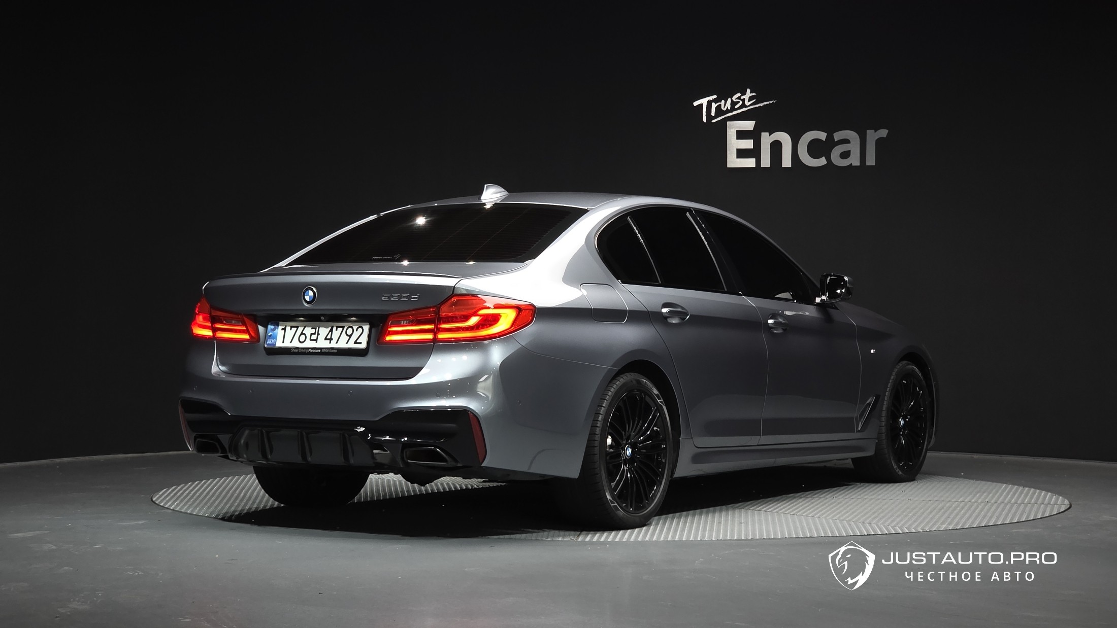 Автомобиль BMW 5-Series