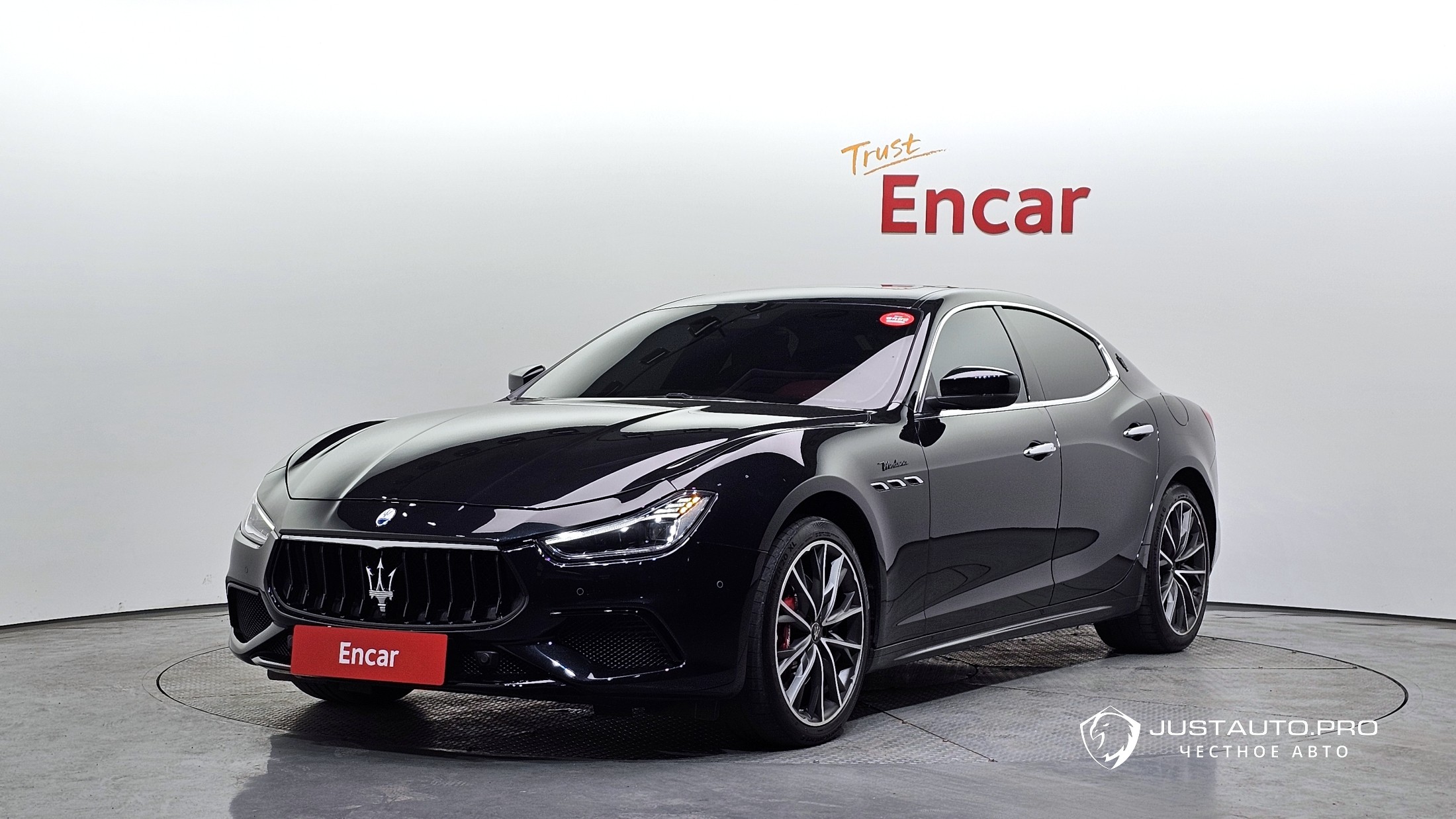 Автомобиль Maserati Ghibli