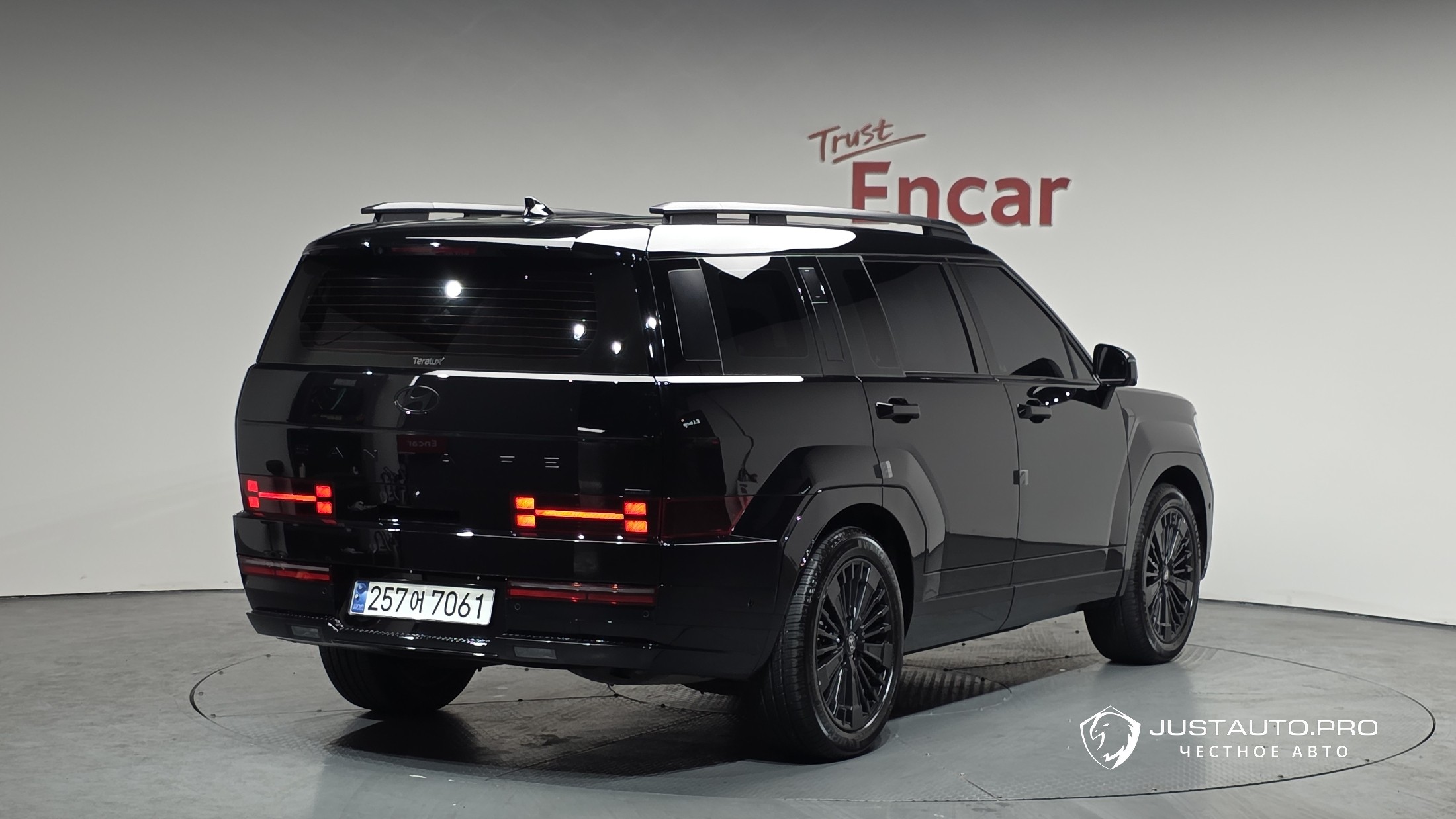 Автомобиль Hyundai Santafe