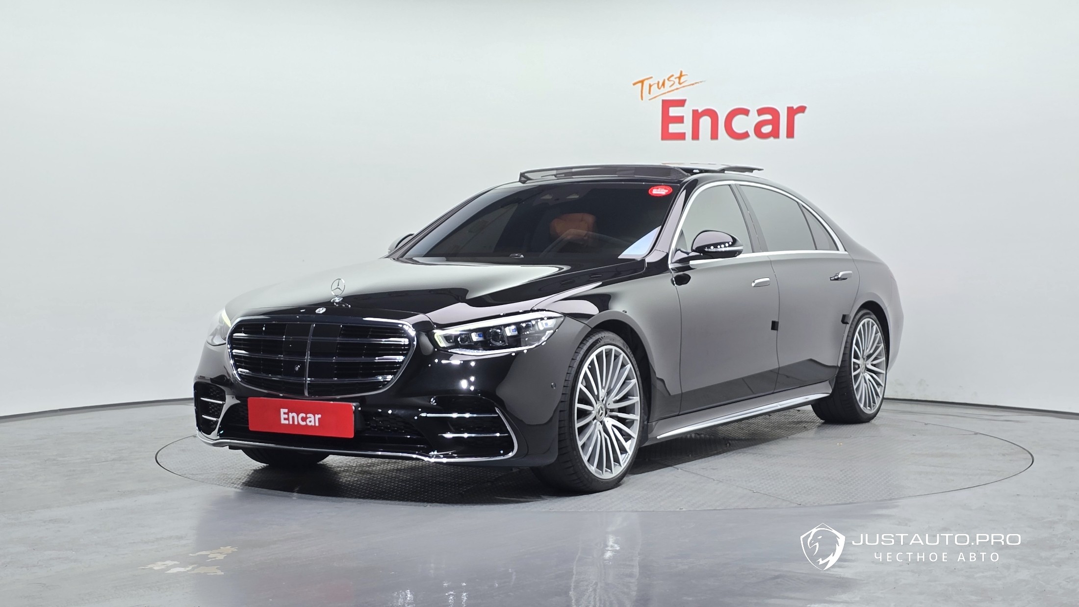 Автомобиль Mercedes-Benz S-Class