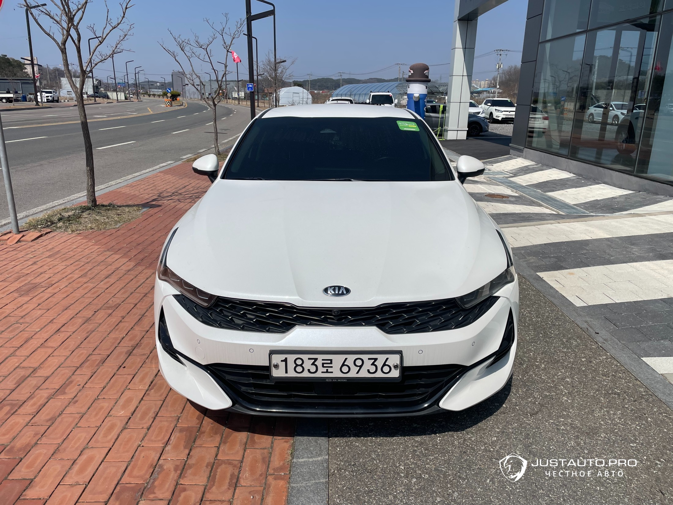 Автомобиль Kia K5