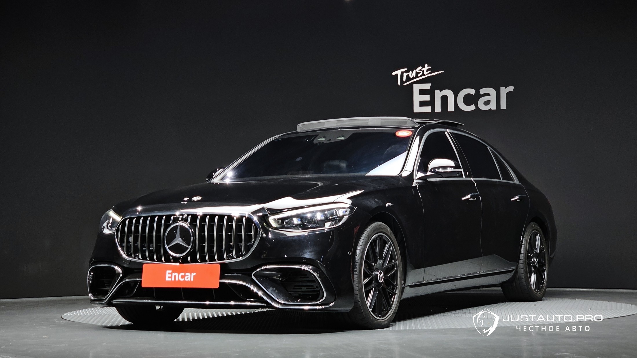 Автомобиль Mercedes-Benz S-Class