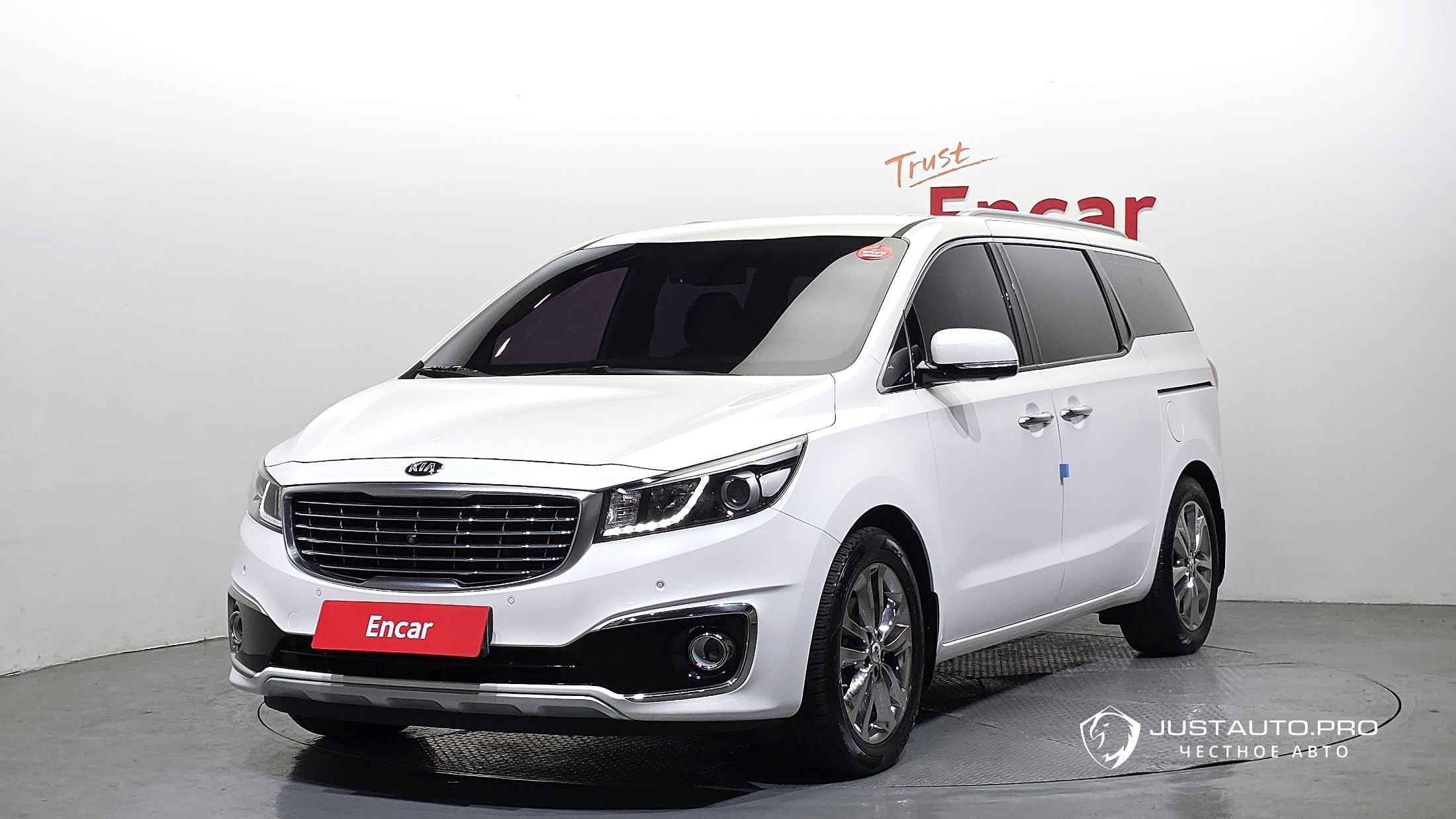 Автомобиль Kia Canival