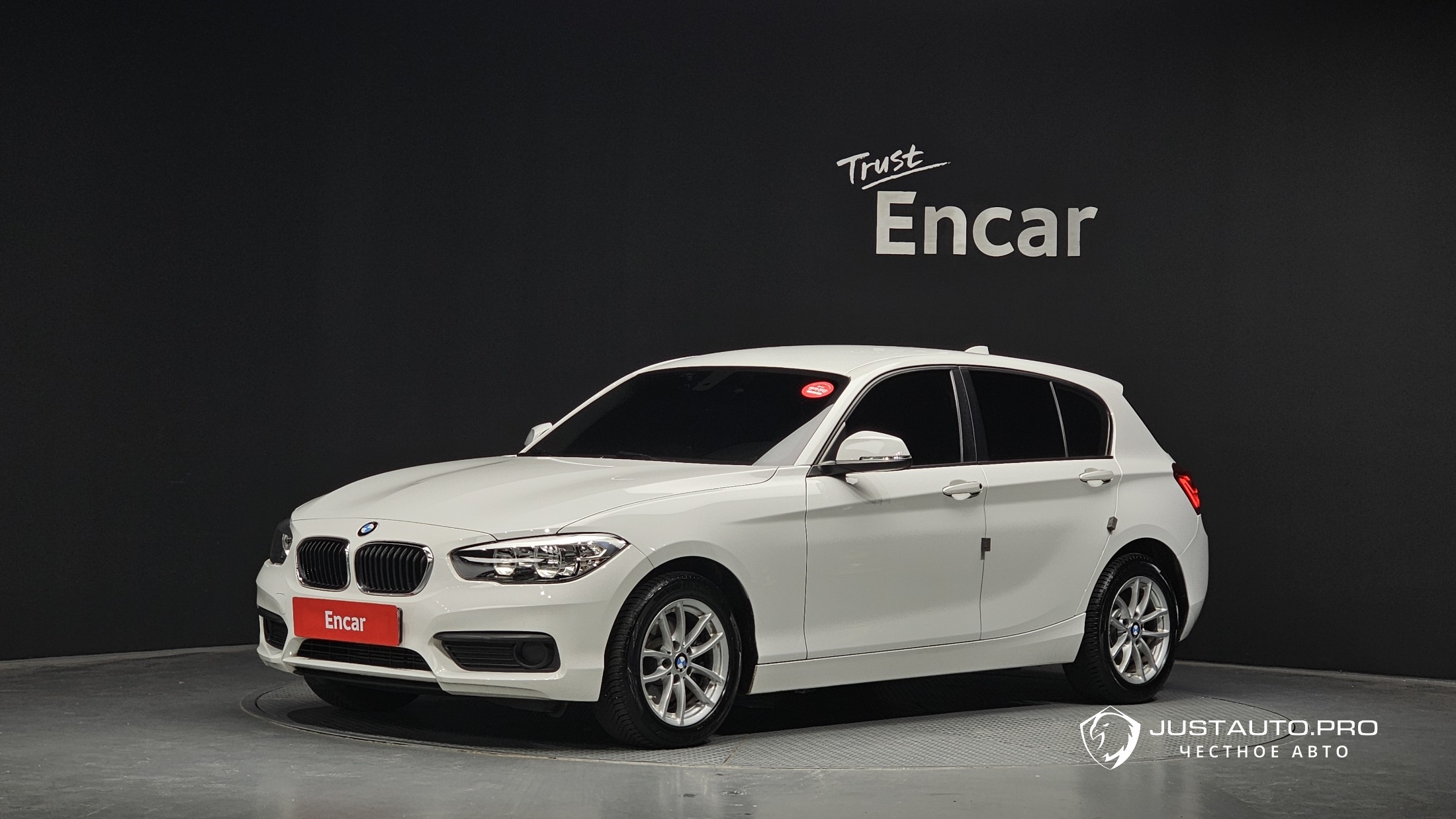 Автомобиль BMW 1-Series
