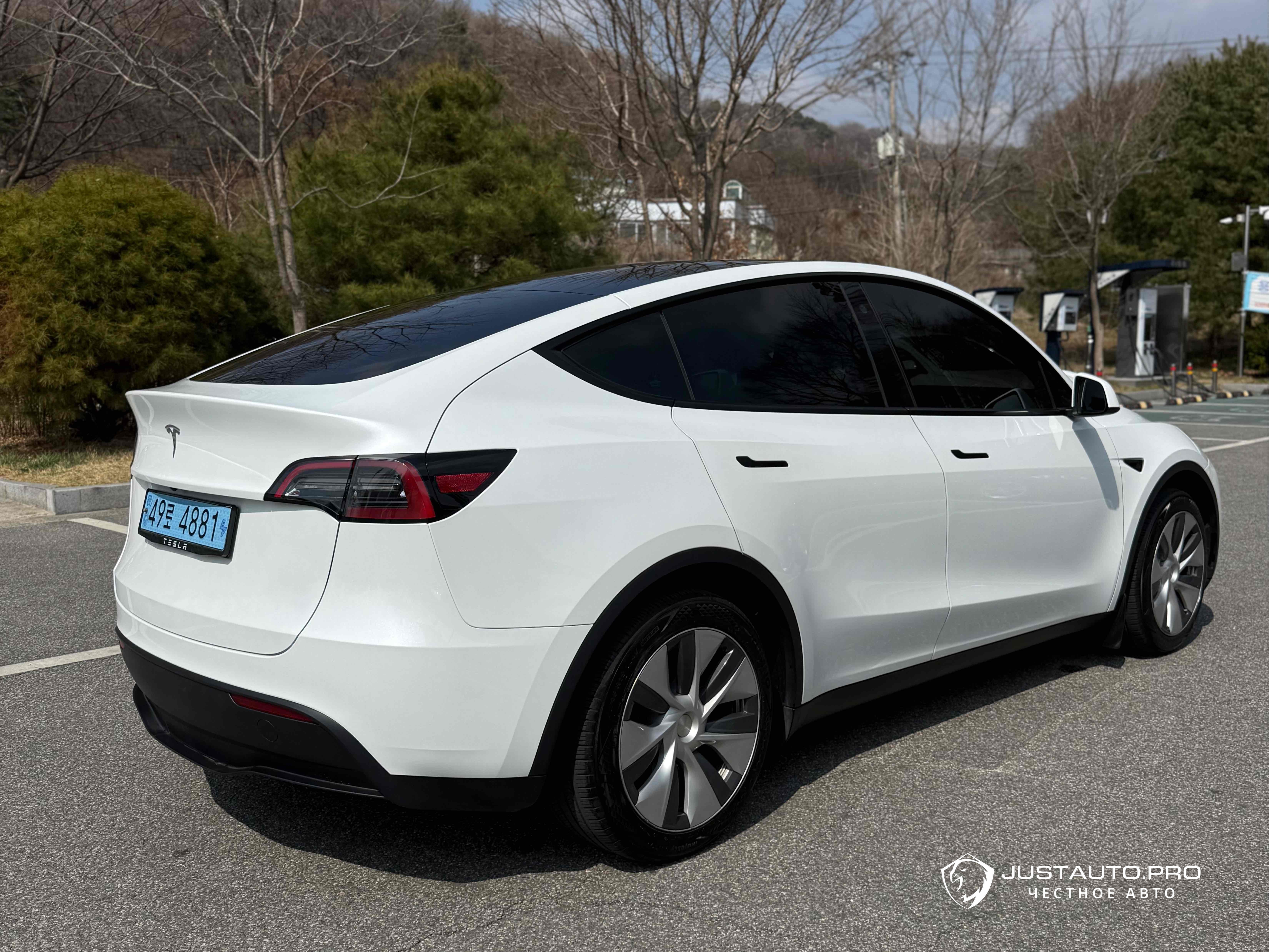 Автомобиль Tesla Model Y