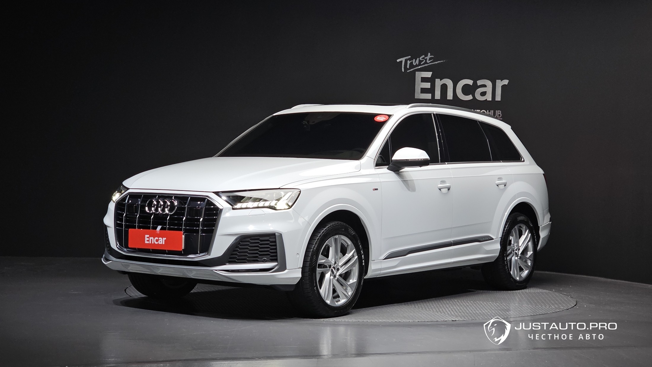 Автомобиль Audi Q7