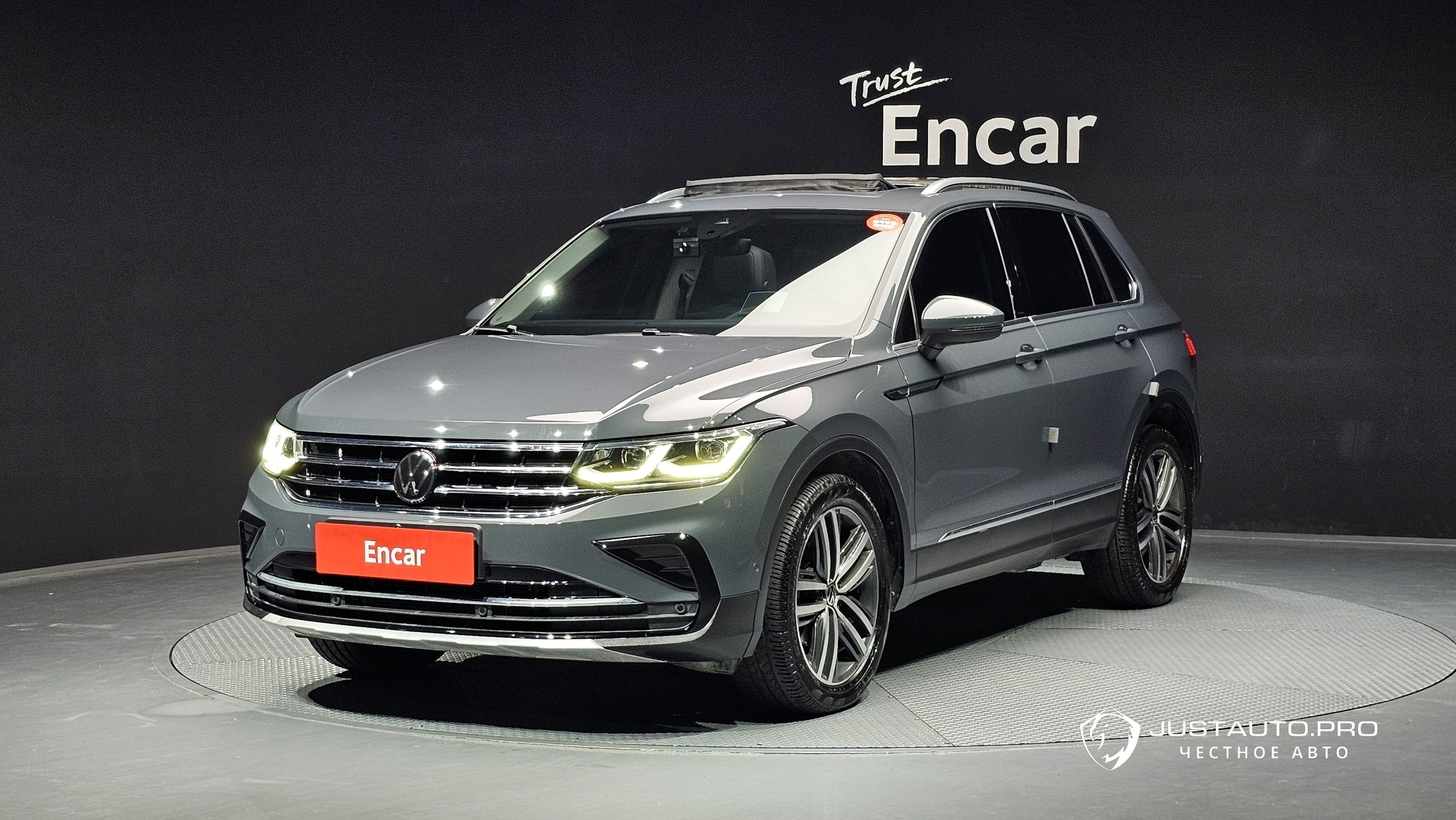 Автомобиль Volkswagen Tiguan