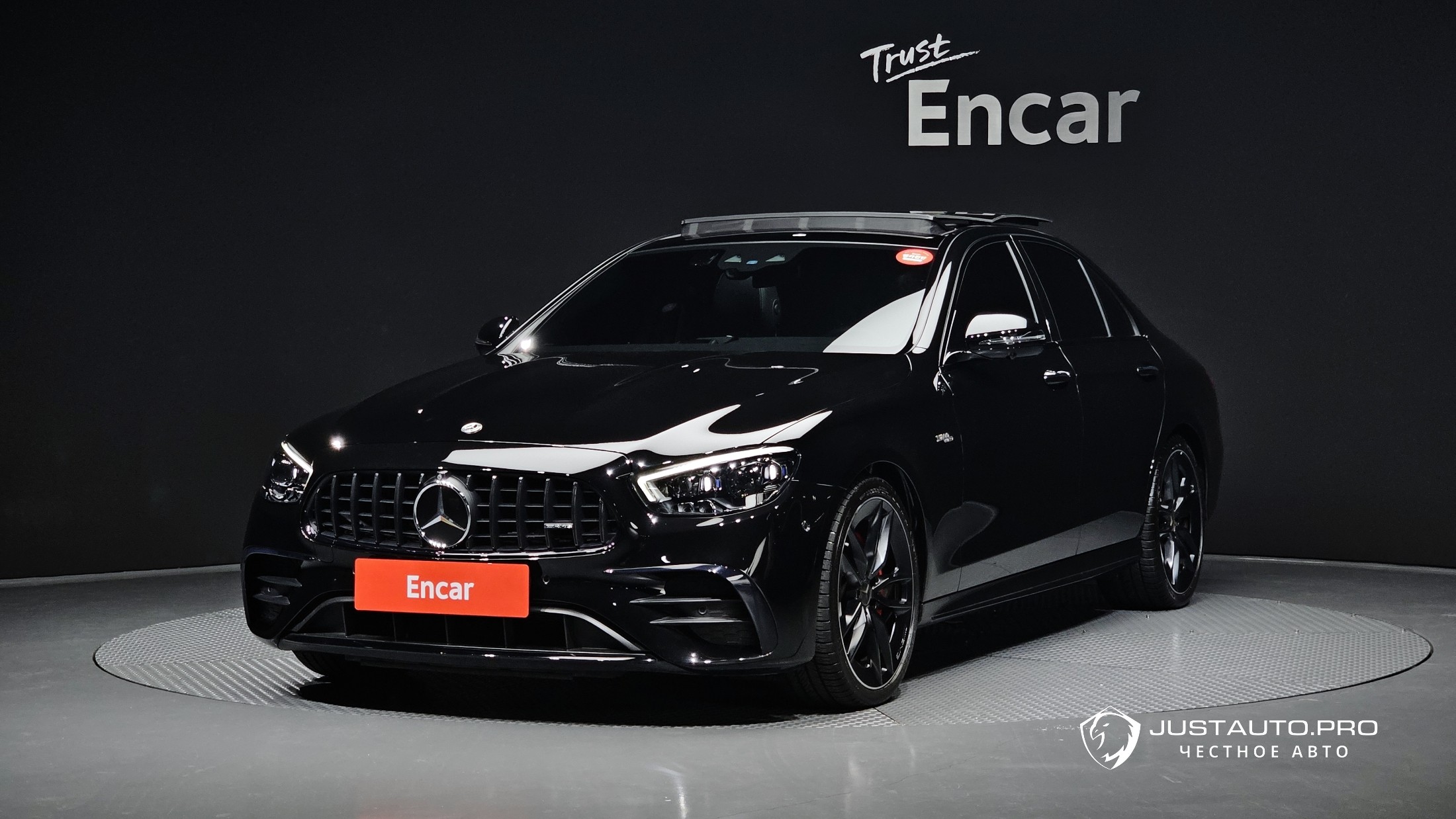 Автомобиль Mercedes-Benz E-Class