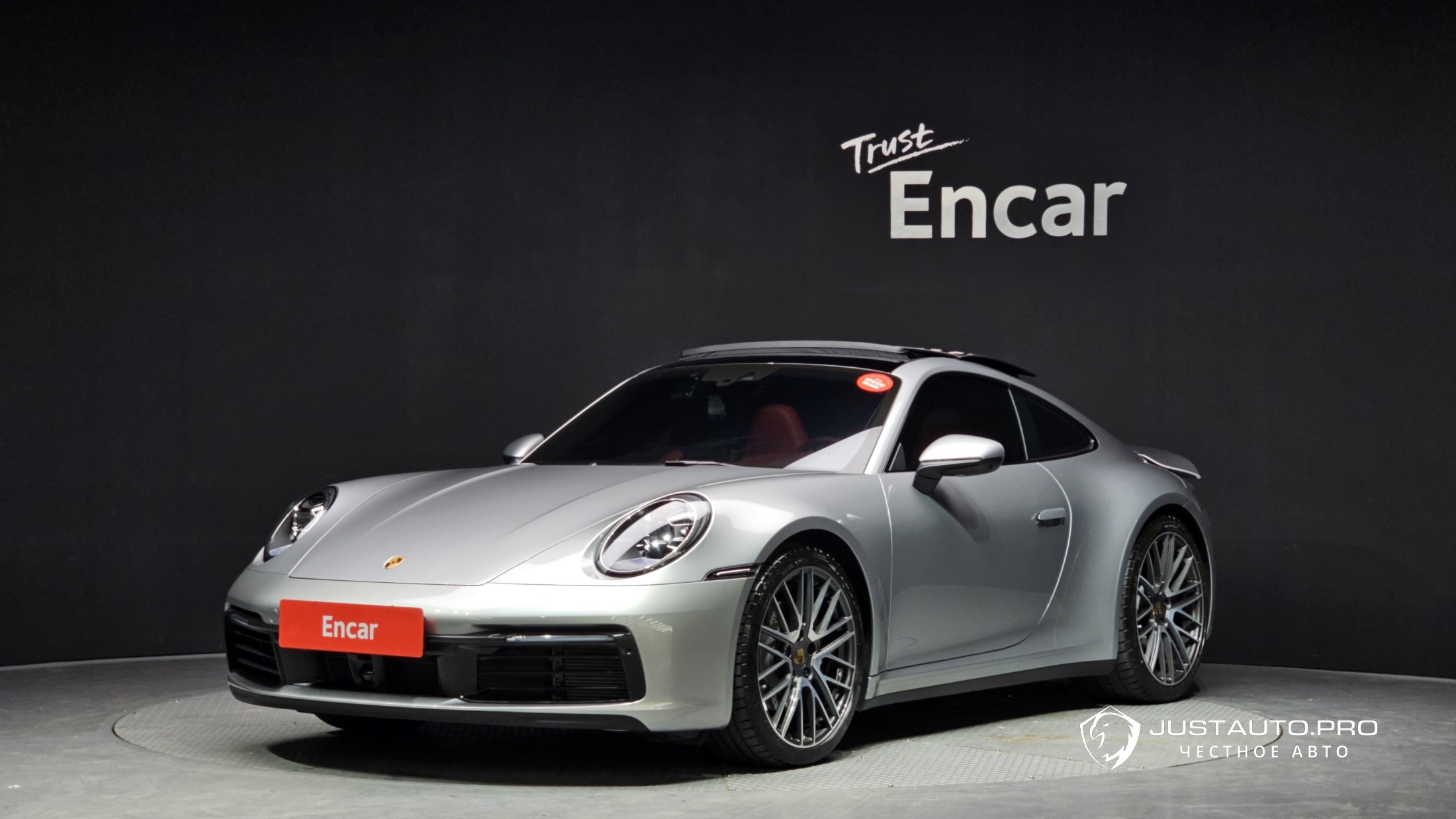 Автомобиль Porsche 911