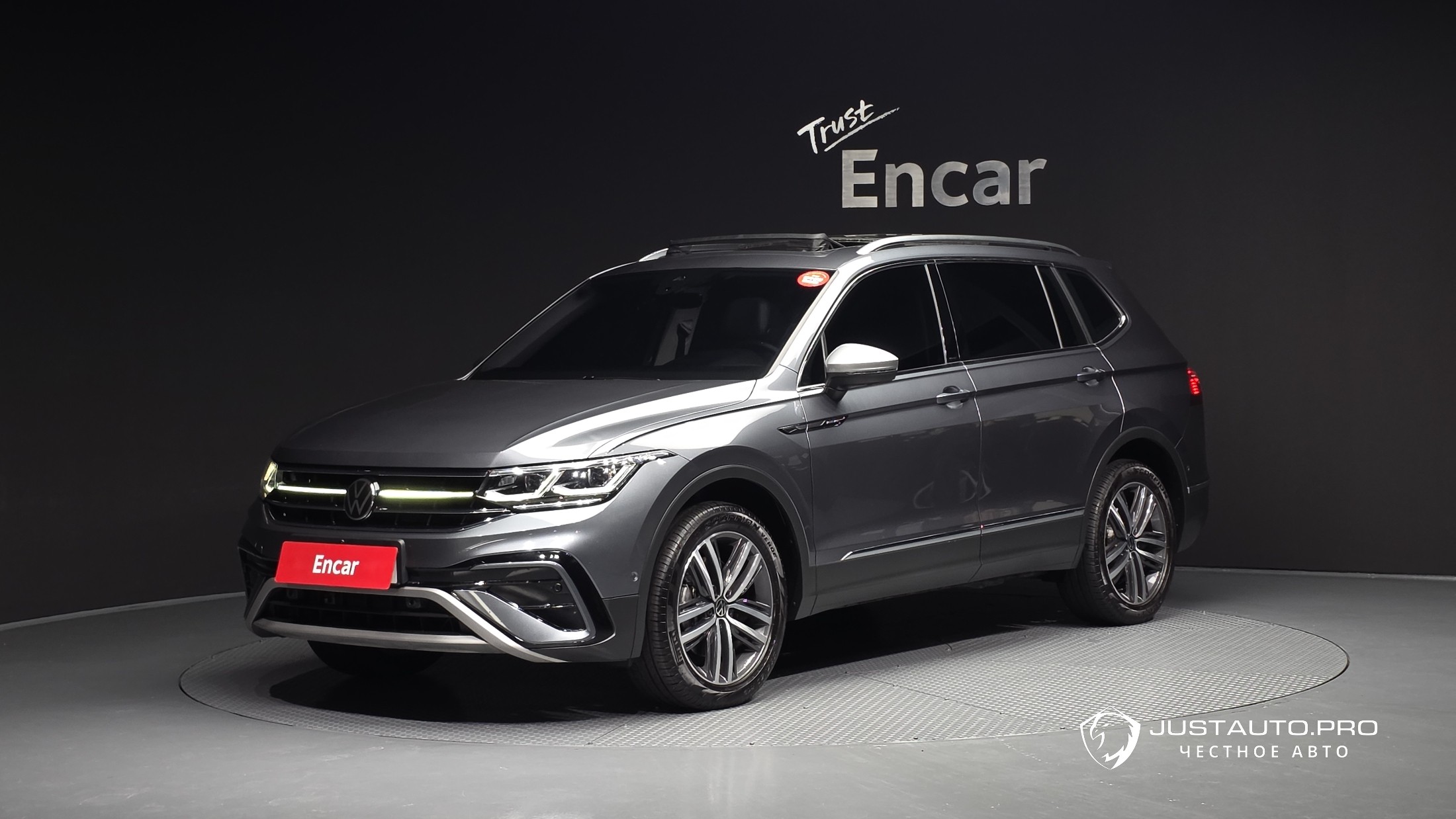 Автомобиль Volkswagen Tiguan