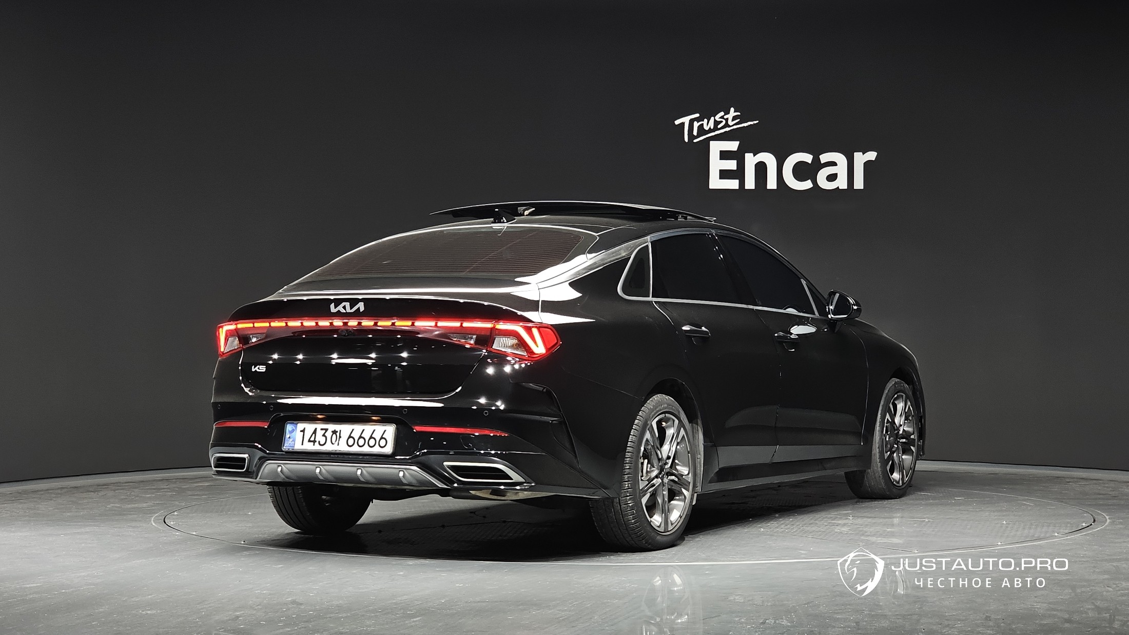 Автомобиль Kia K5