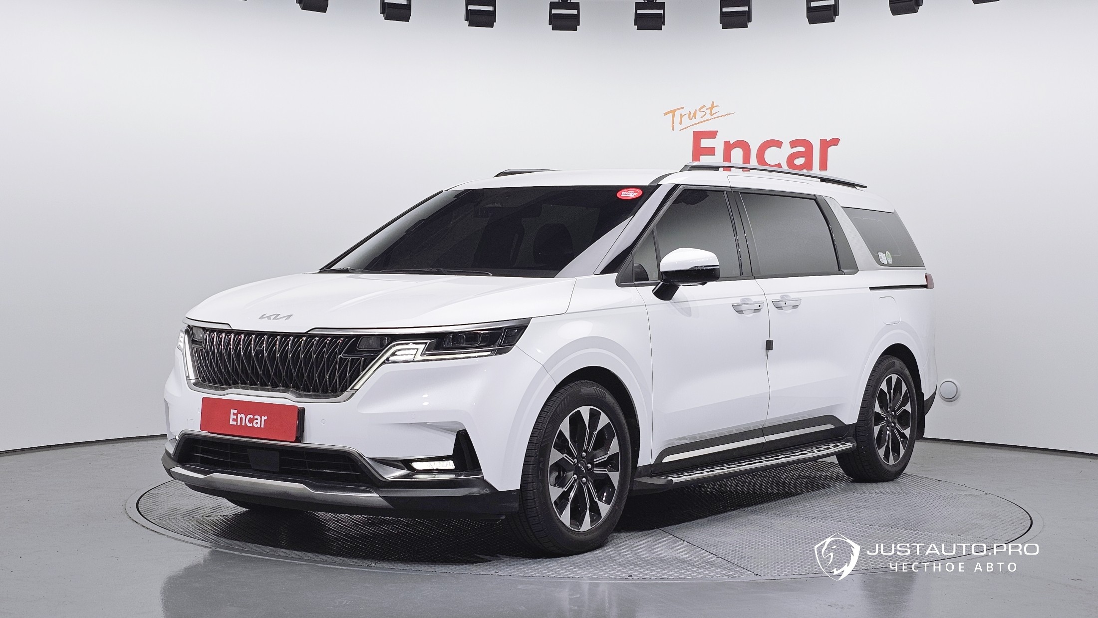 Автомобиль Kia Canival