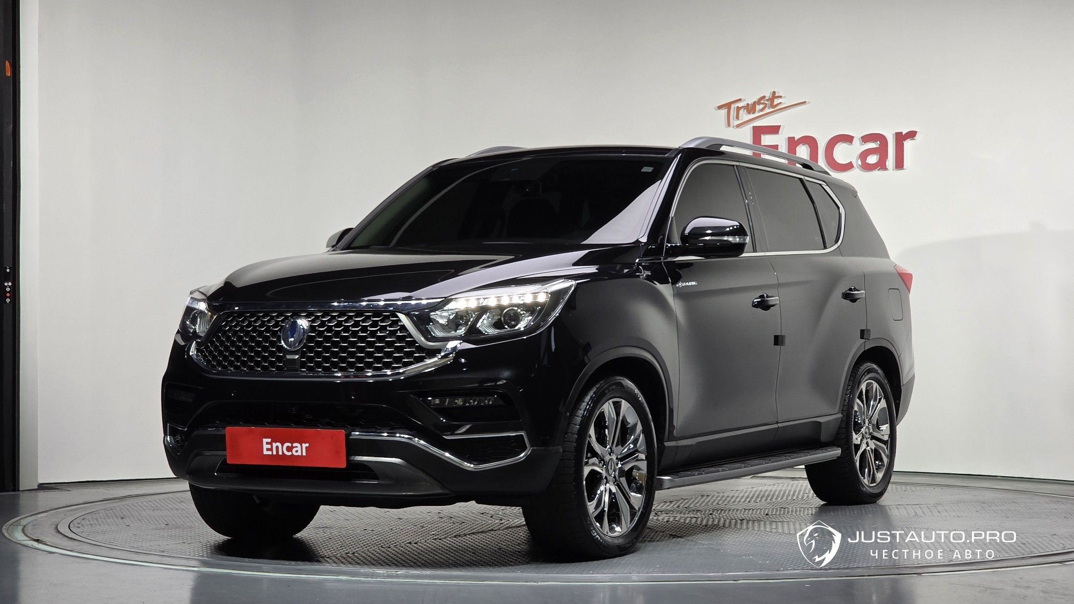 Автомобиль KG_Mobility_Ssangyong Rexton