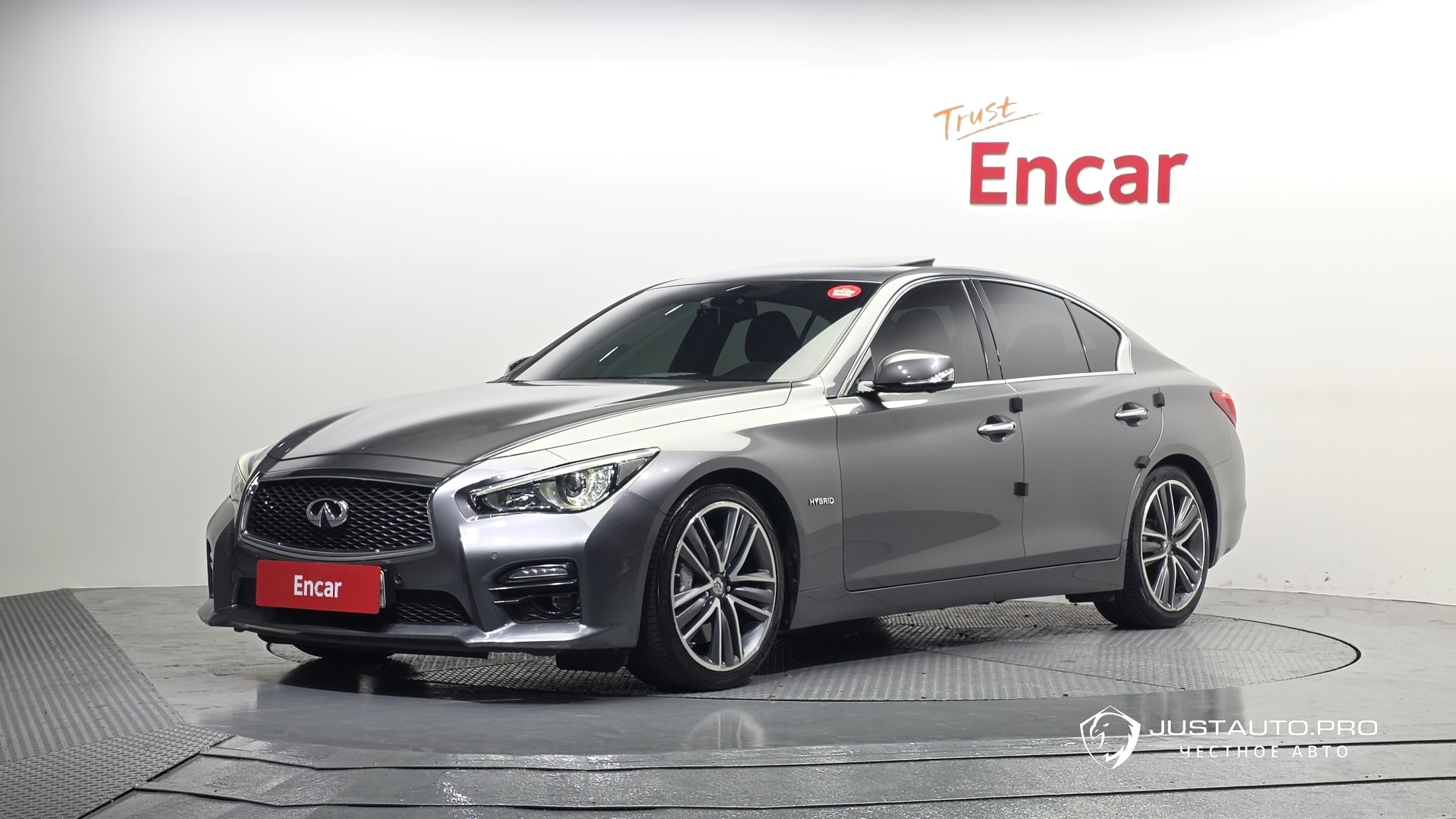 Автомобиль Infiniti Q50