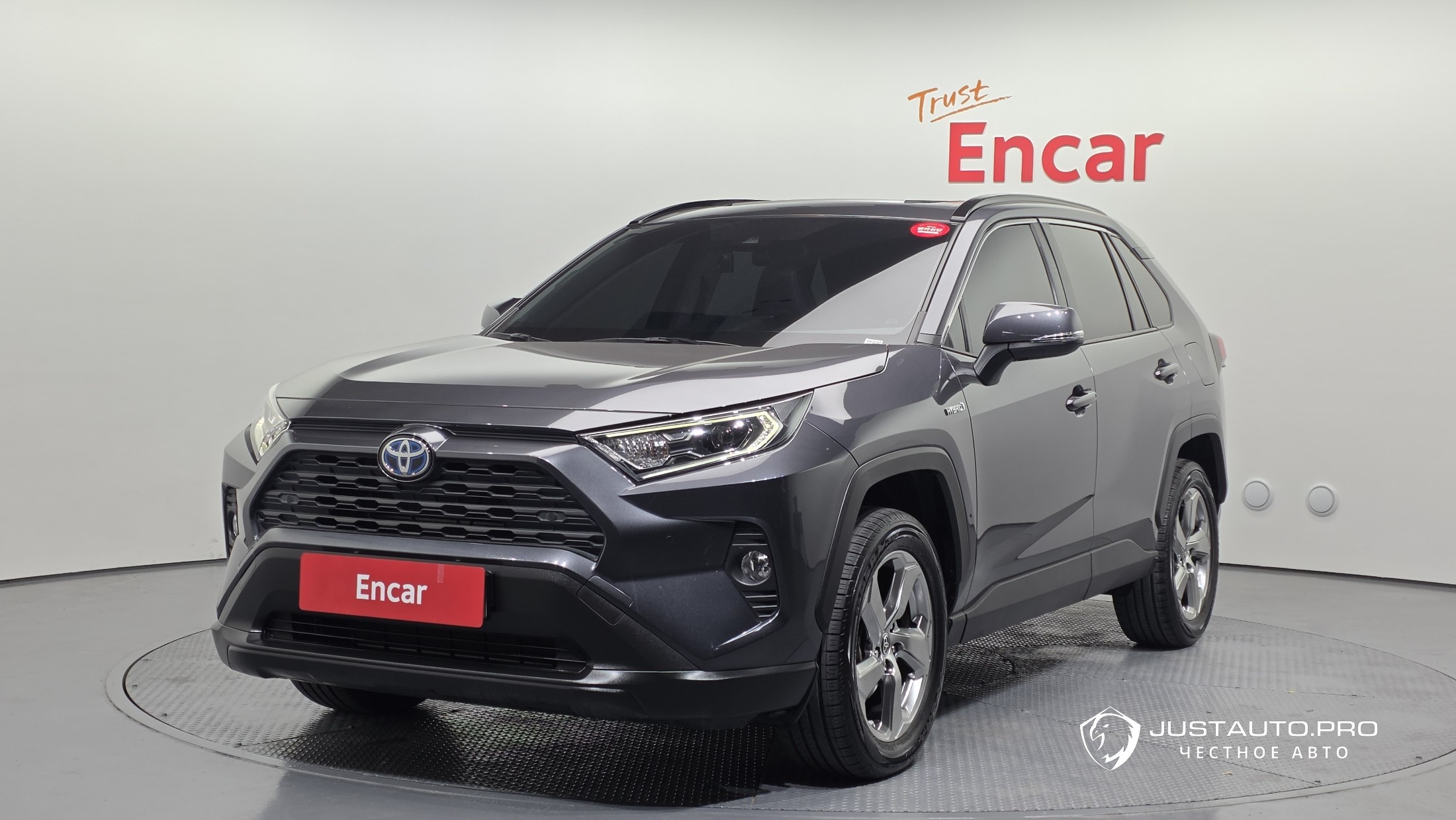 Автомобиль Toyota RAV4