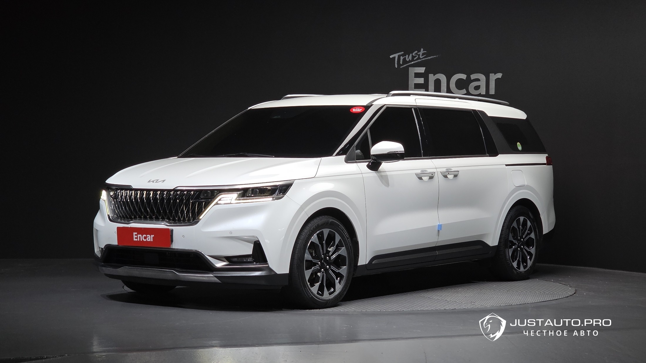 Автомобиль Kia Canival