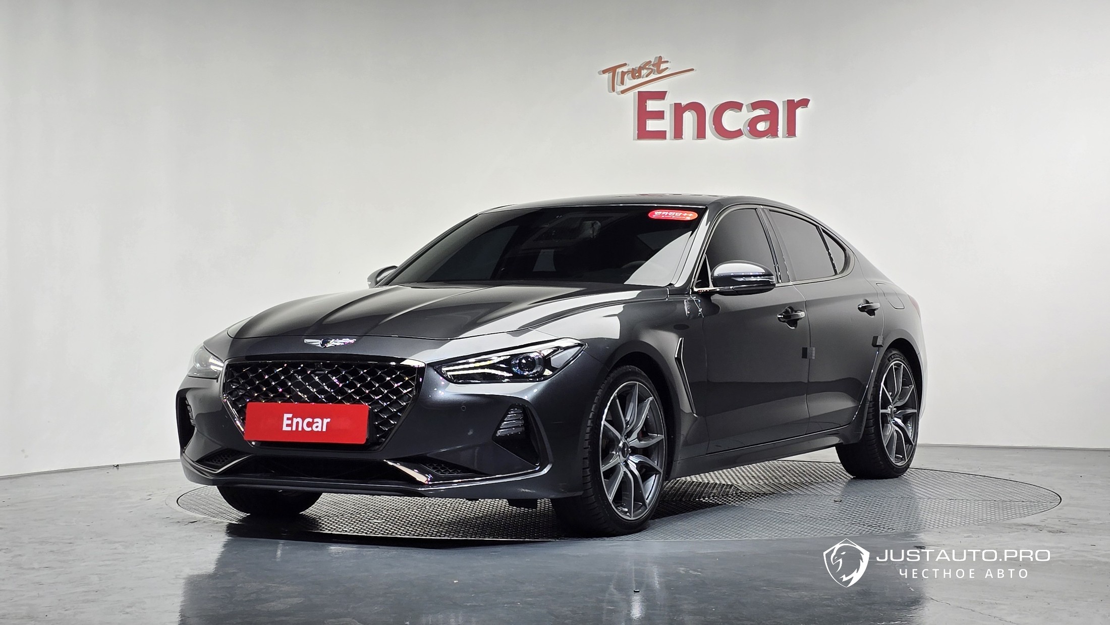 Автомобиль Genesis G70