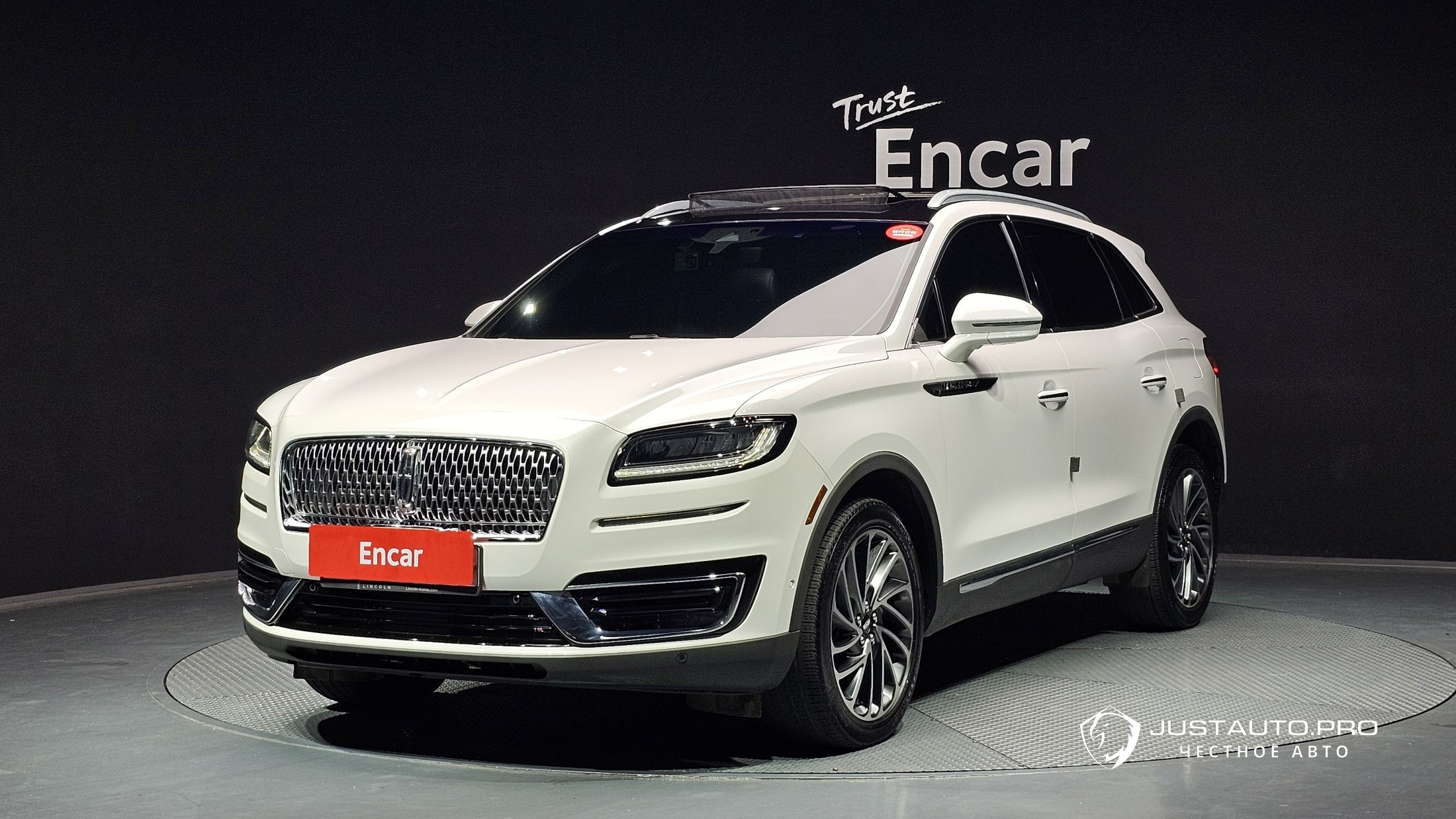 Автомобиль Lincoln Nautilus