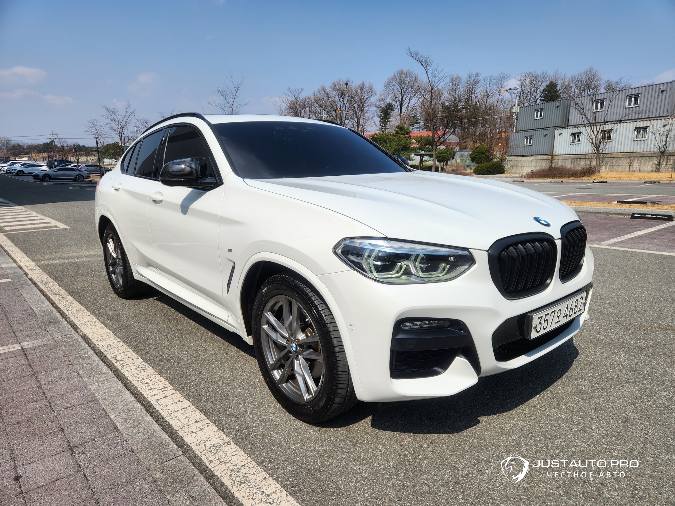 Автомобиль BMW X4