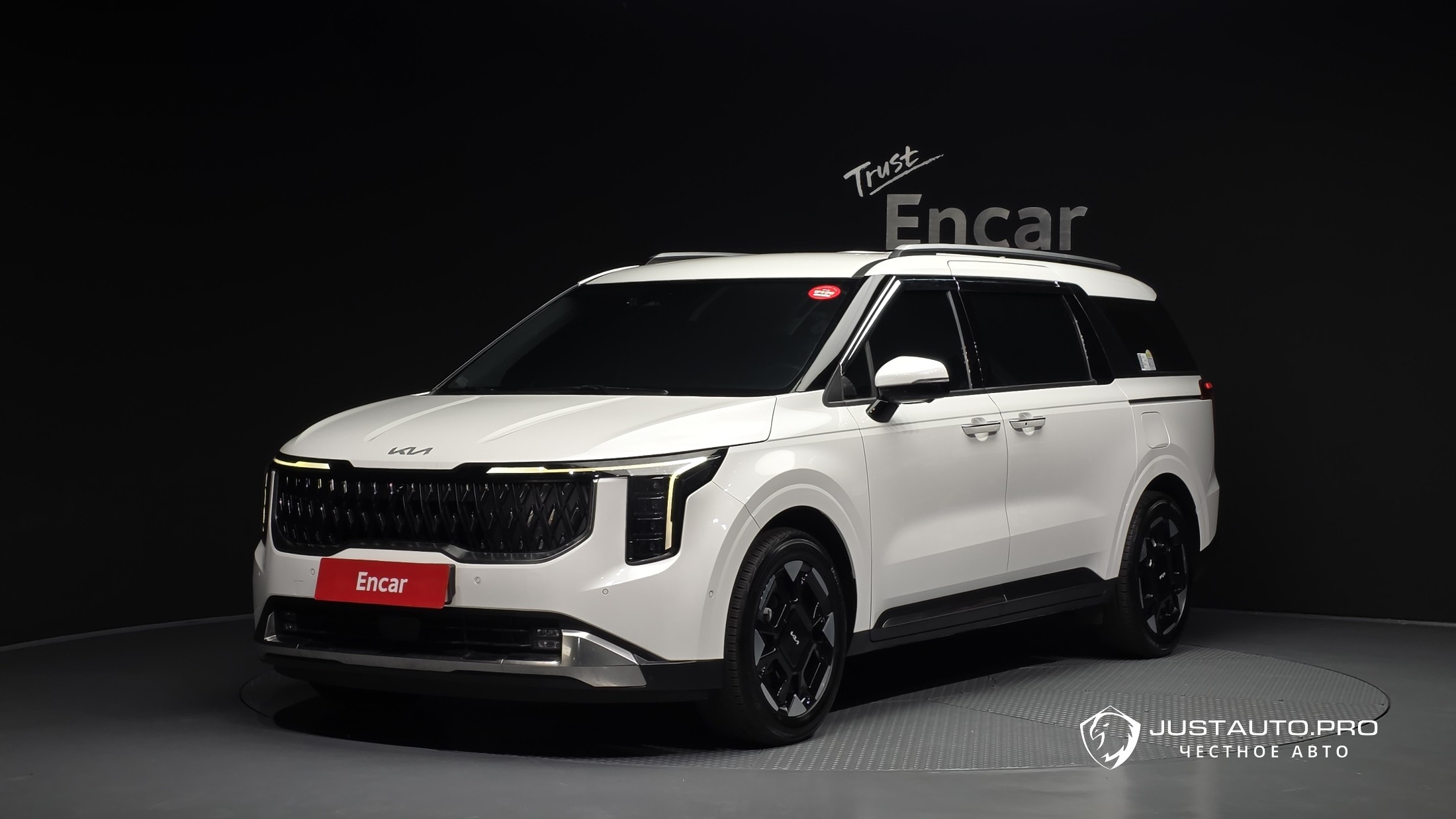 Автомобиль Kia Canival