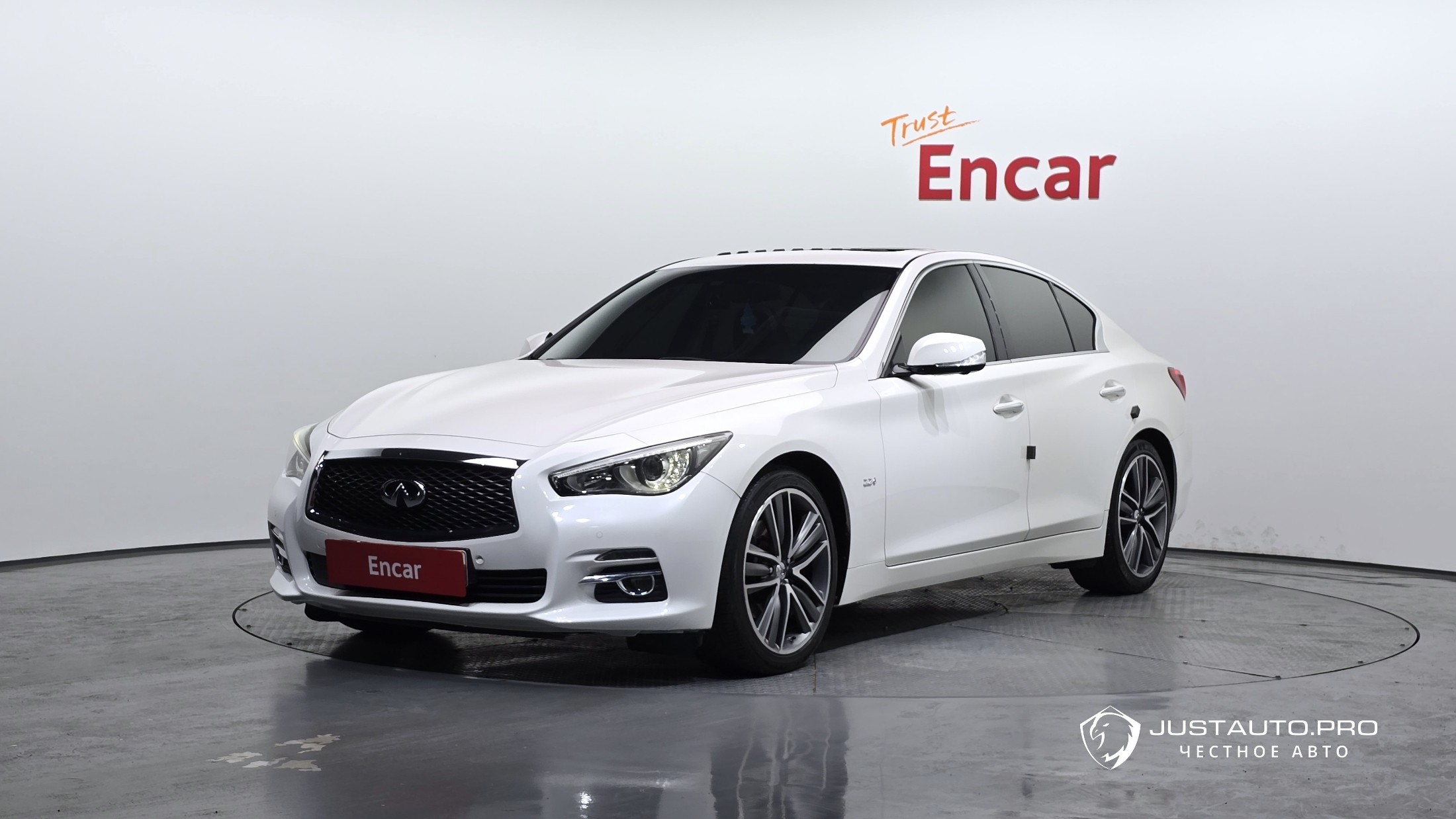 Автомобиль Infiniti Q50