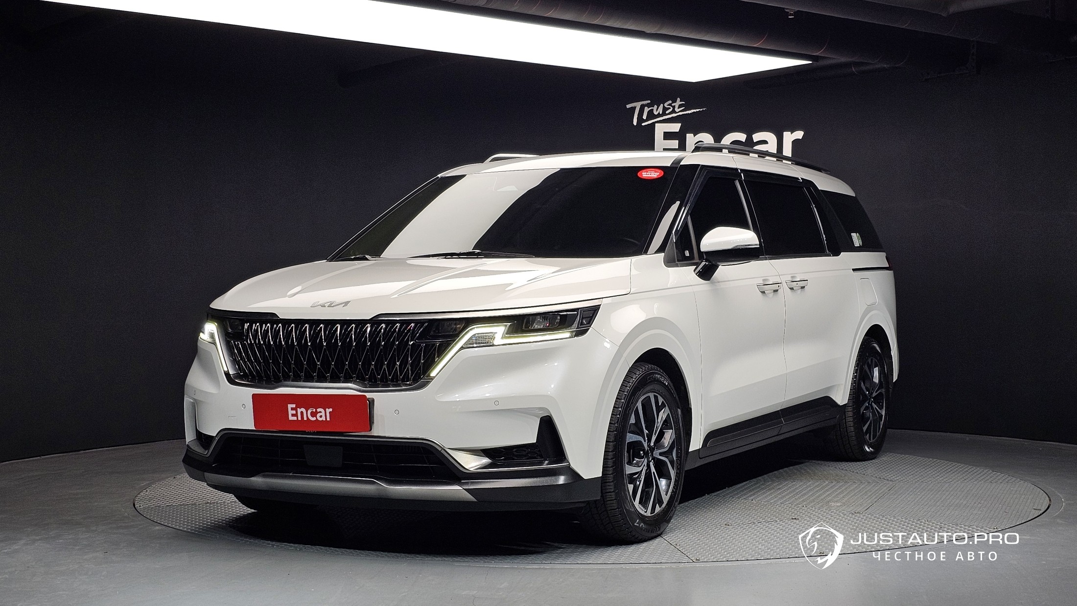 Автомобиль Kia Canival