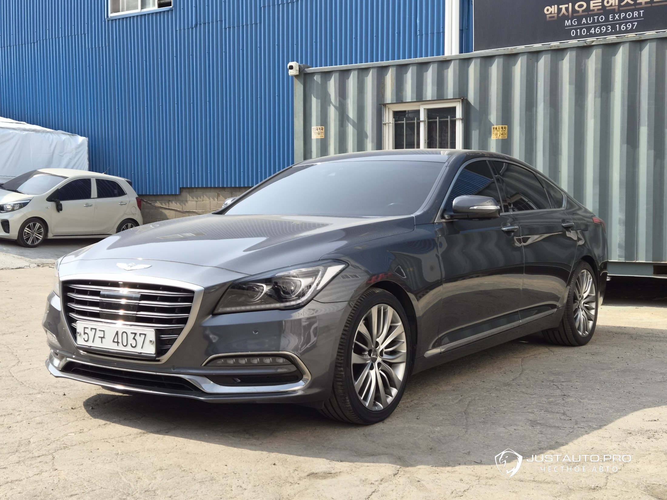 Автомобиль Genesis G80
