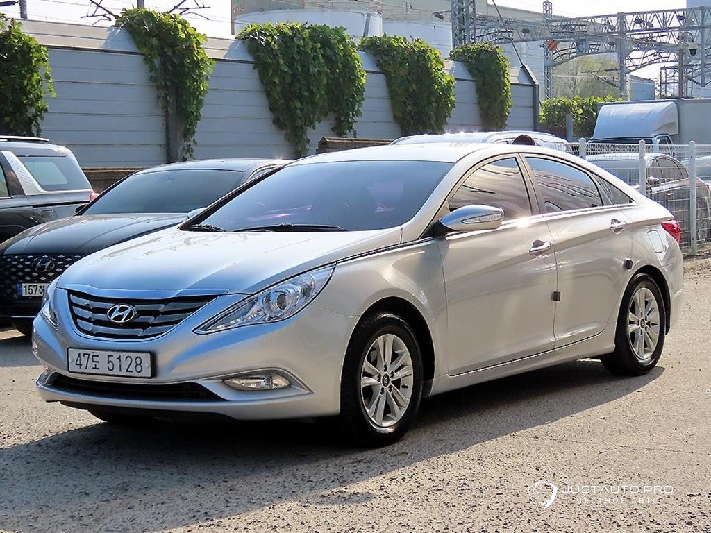 Автомобиль Hyundai Sonata