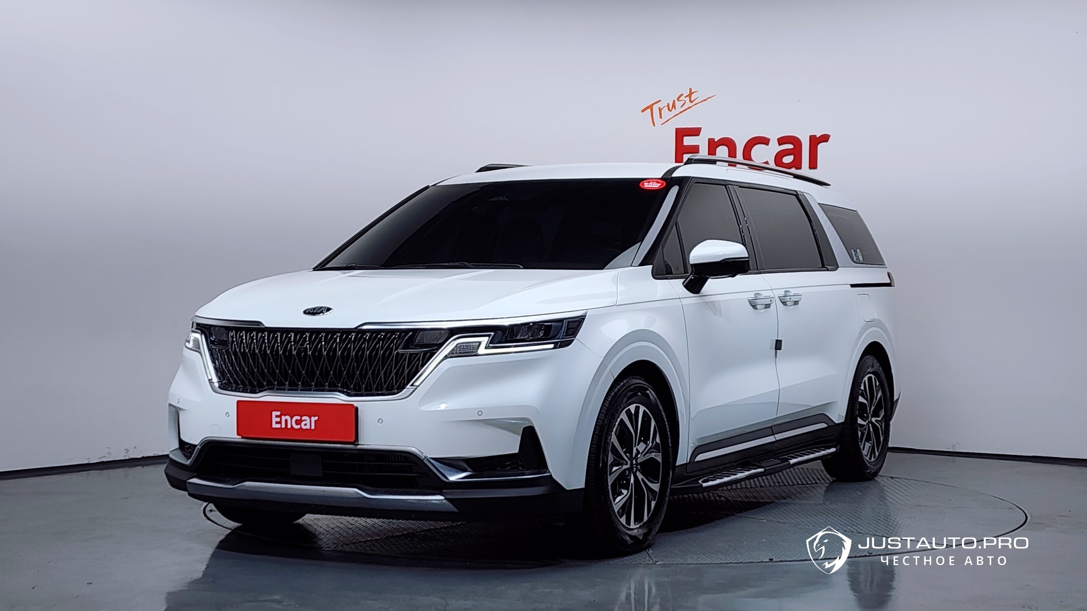 Автомобиль Kia Canival