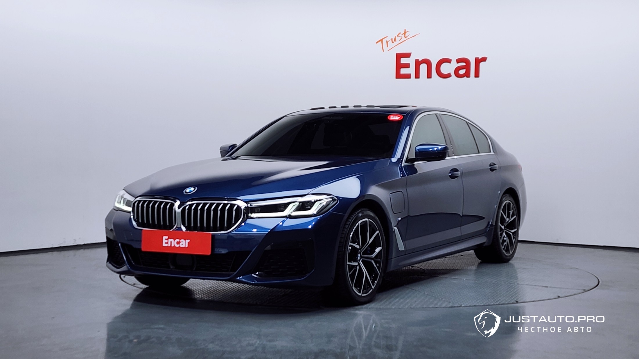 Автомобиль BMW 5-Series