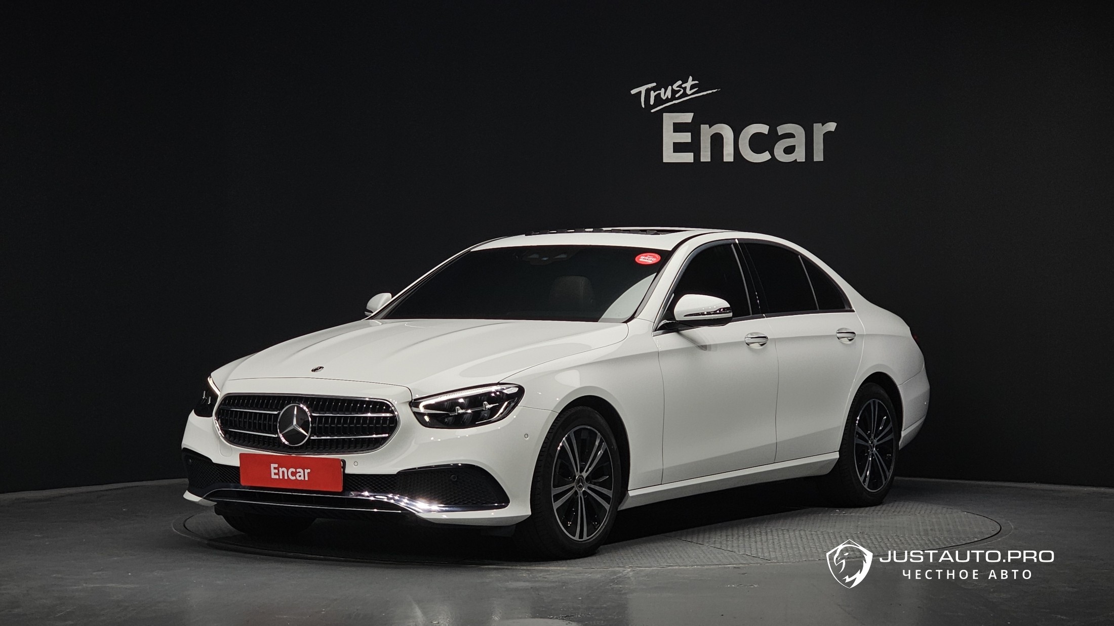 Автомобиль Mercedes-Benz E-Class