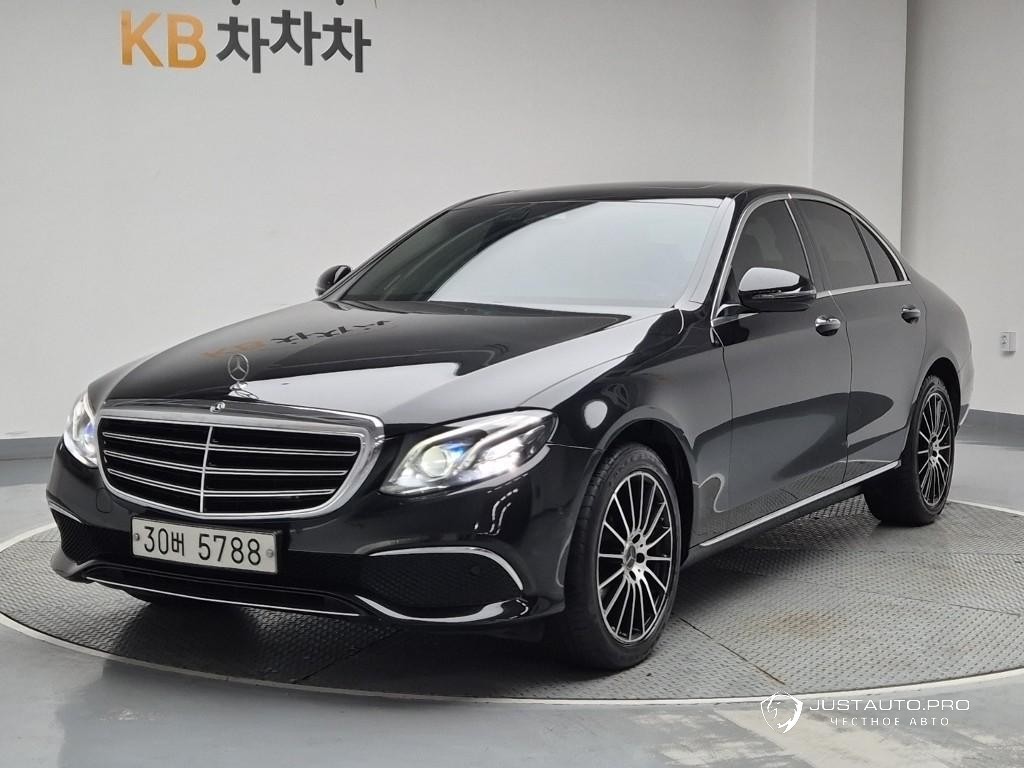 Автомобиль Mercedes-Benz E-Class